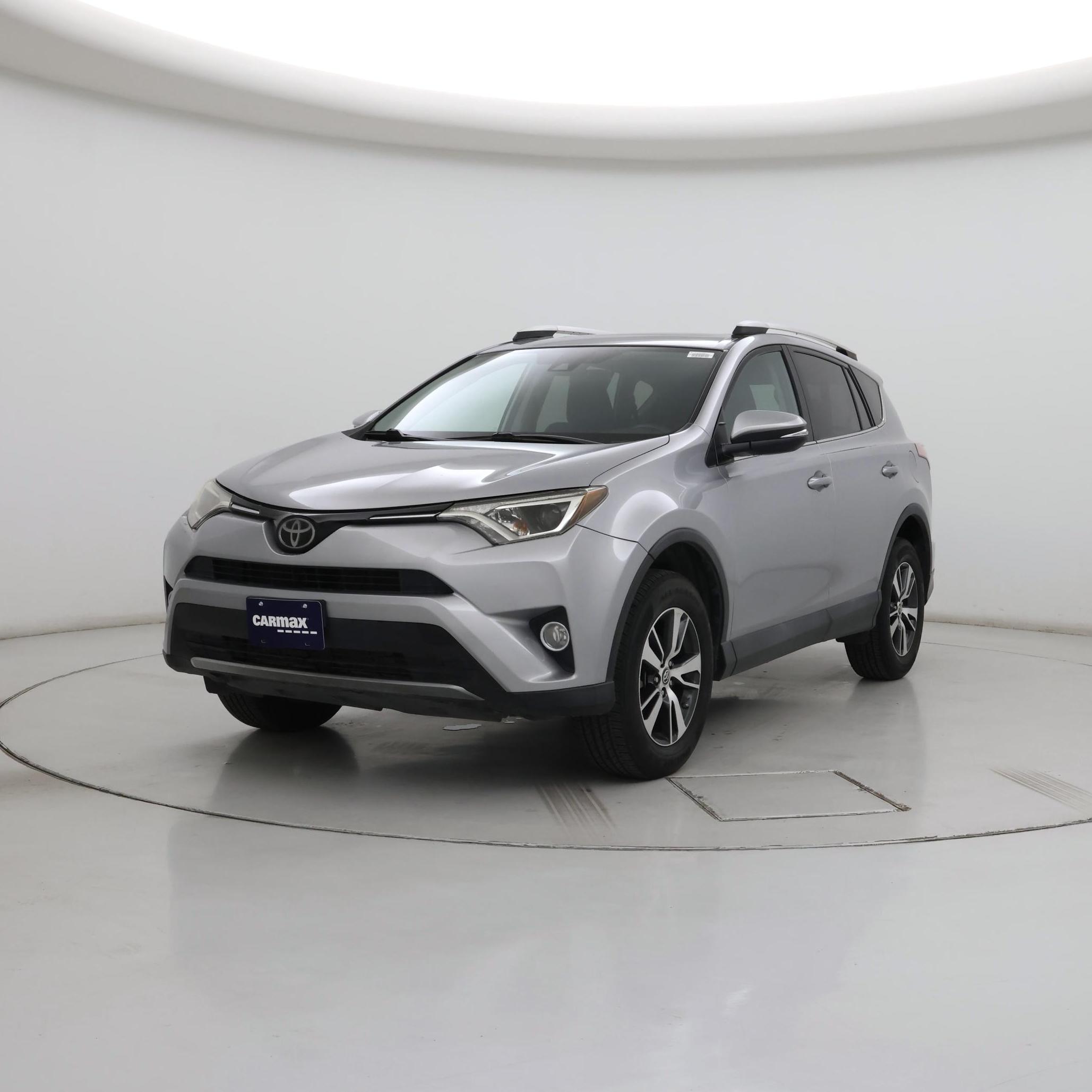Thumbnail: 2018 Toyota RAV4 - 4