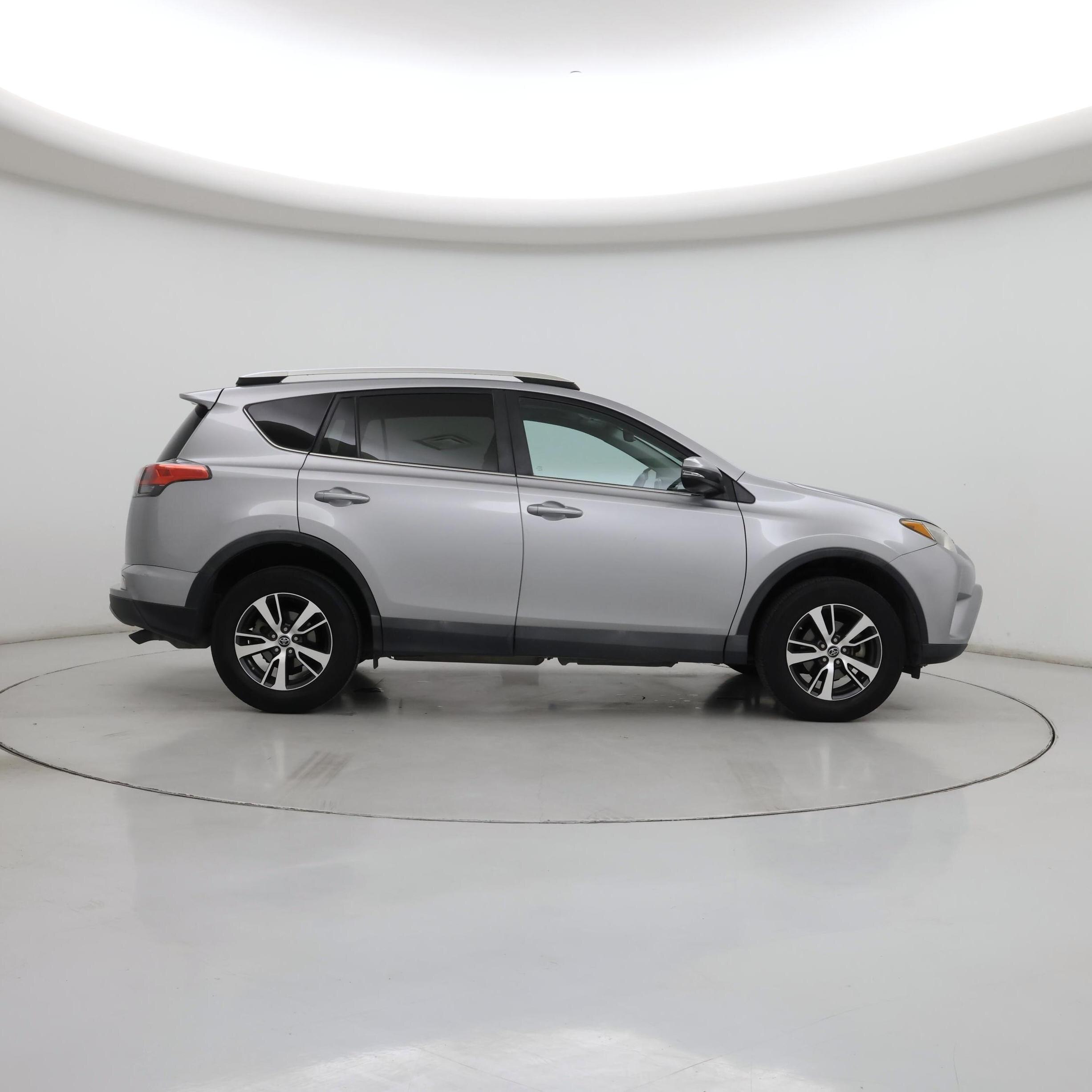 Thumbnail: 2018 Toyota RAV4 - 7