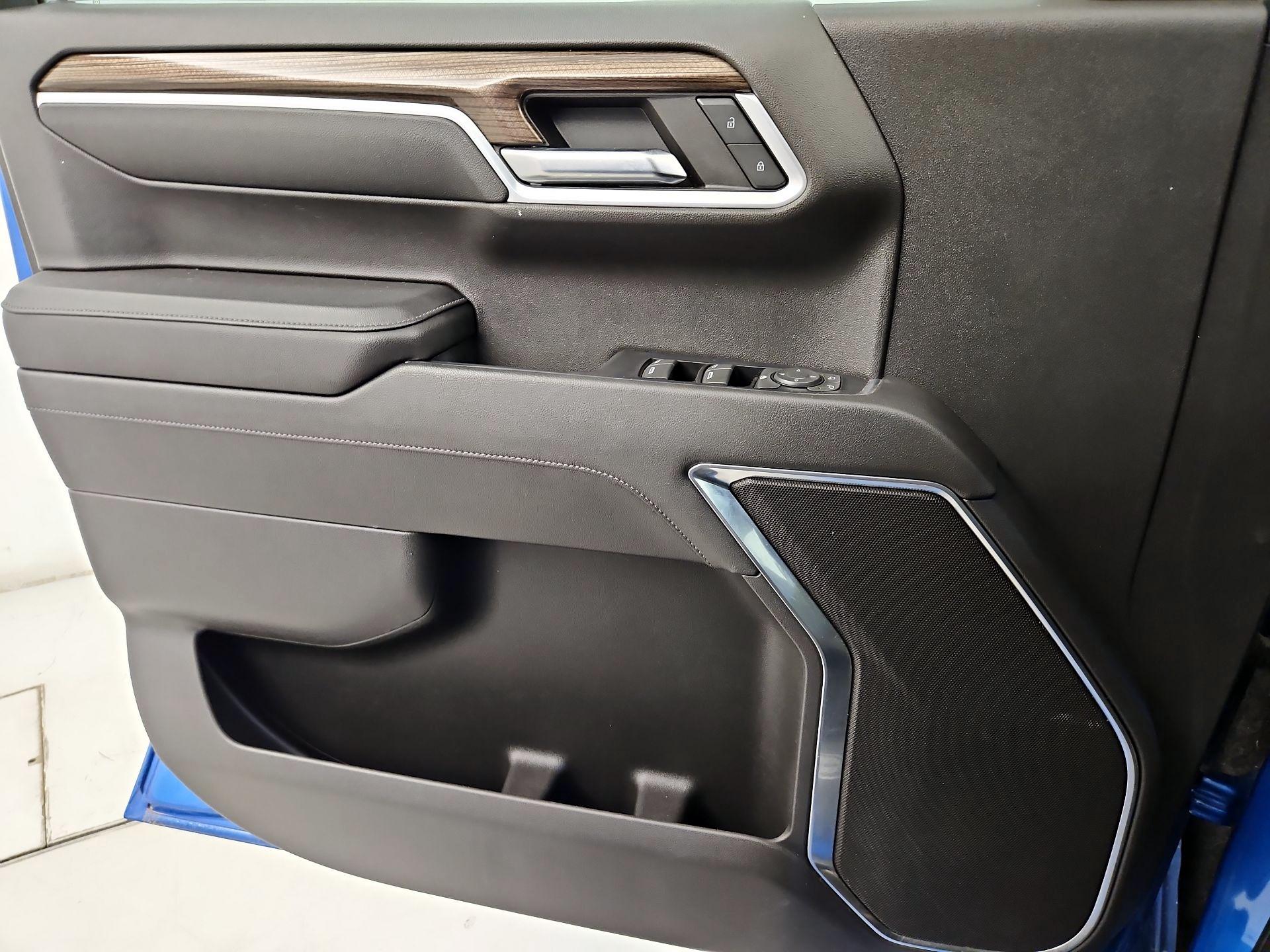 Thumbnail: 2022 Chevrolet Silverado 1500 - 12