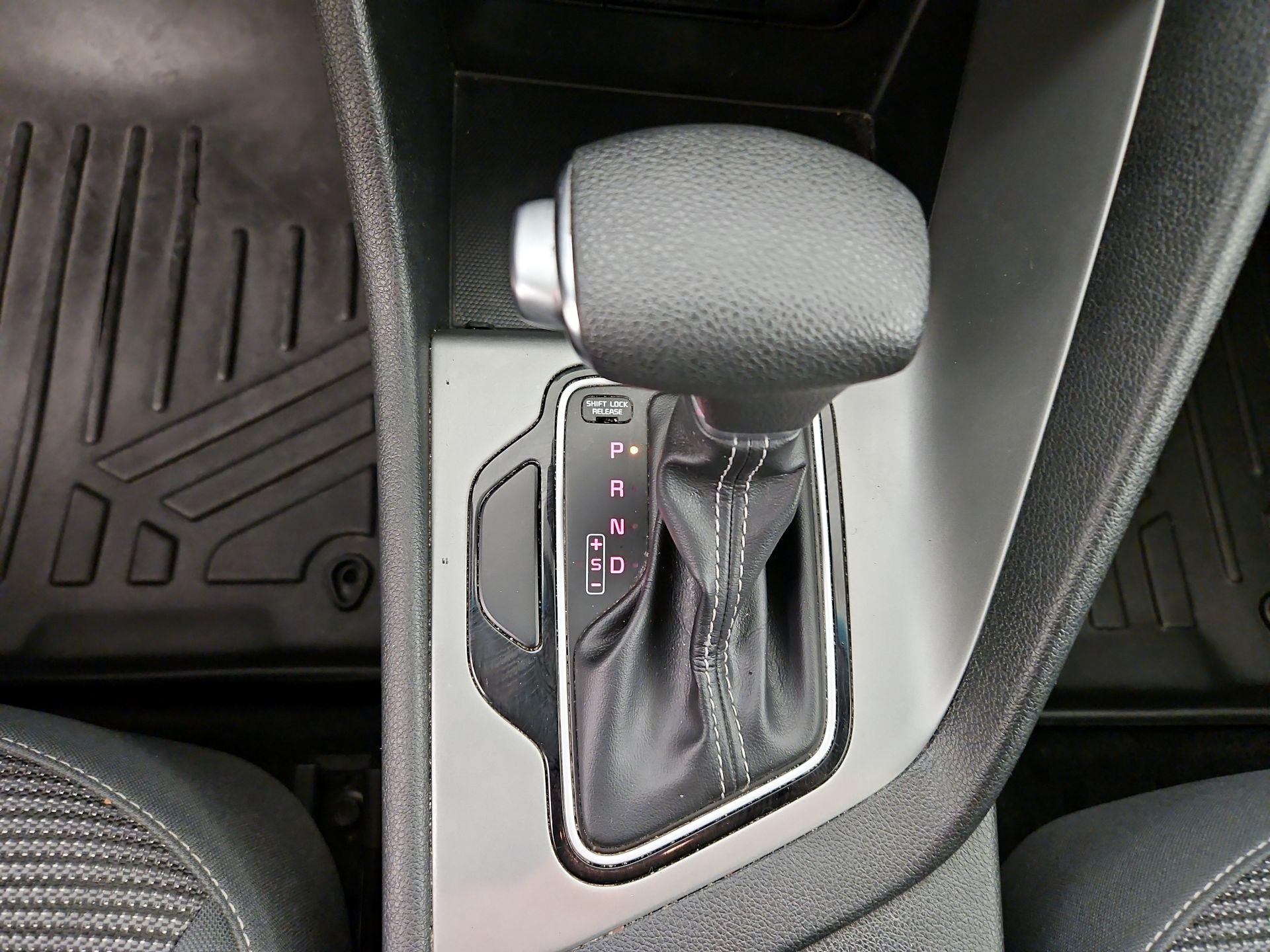 Thumbnail: 2019 Kia Niro - 17