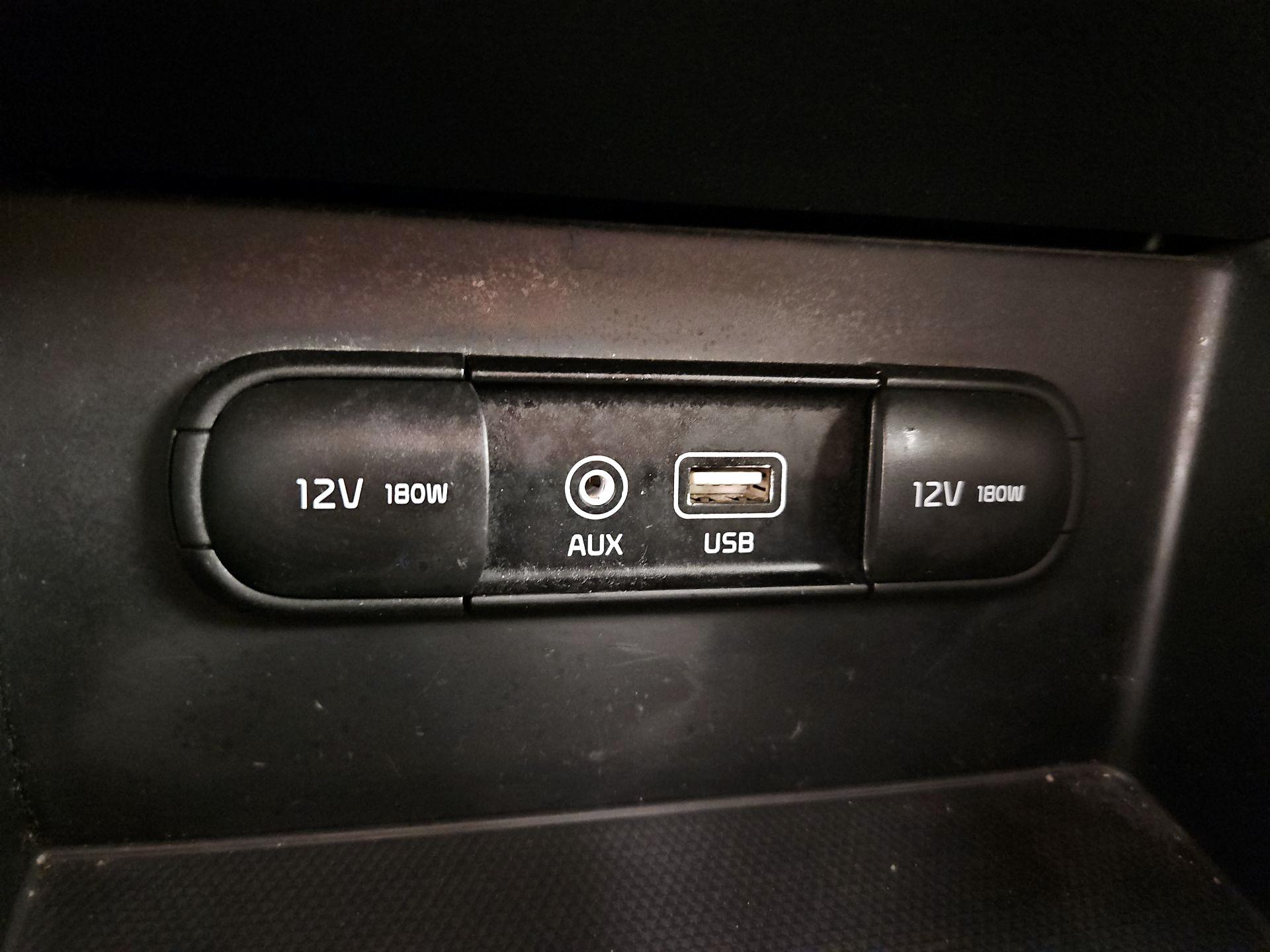 Thumbnail: 2019 Kia Niro - 18