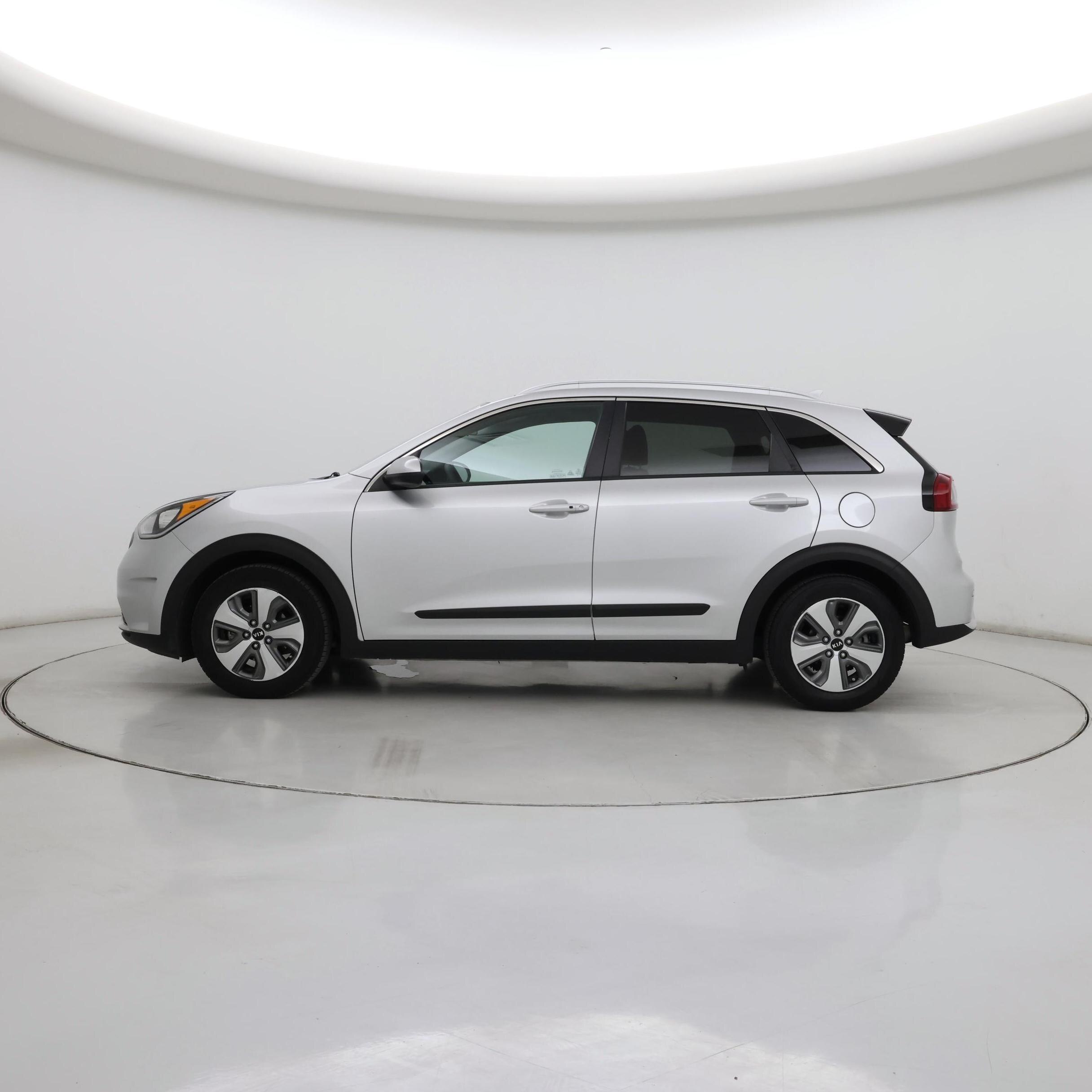 Thumbnail: 2019 Kia Niro - 3