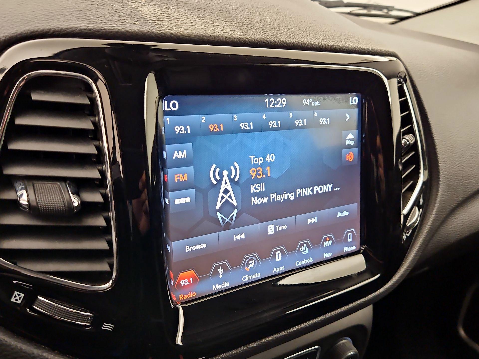Thumbnail: 2018 Jeep Compass - 16