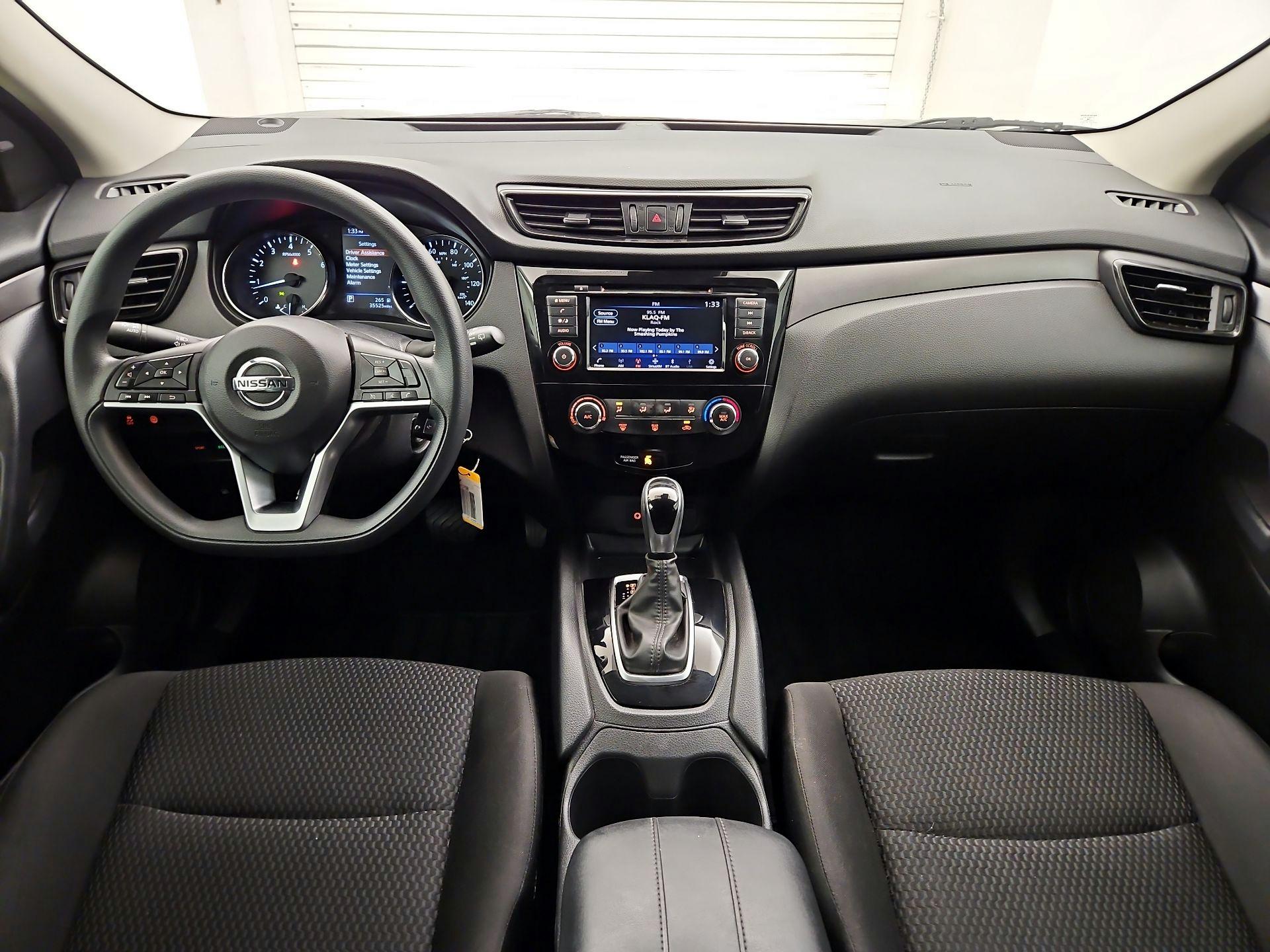 Thumbnail: 2020 Nissan Rogue Sport - 9