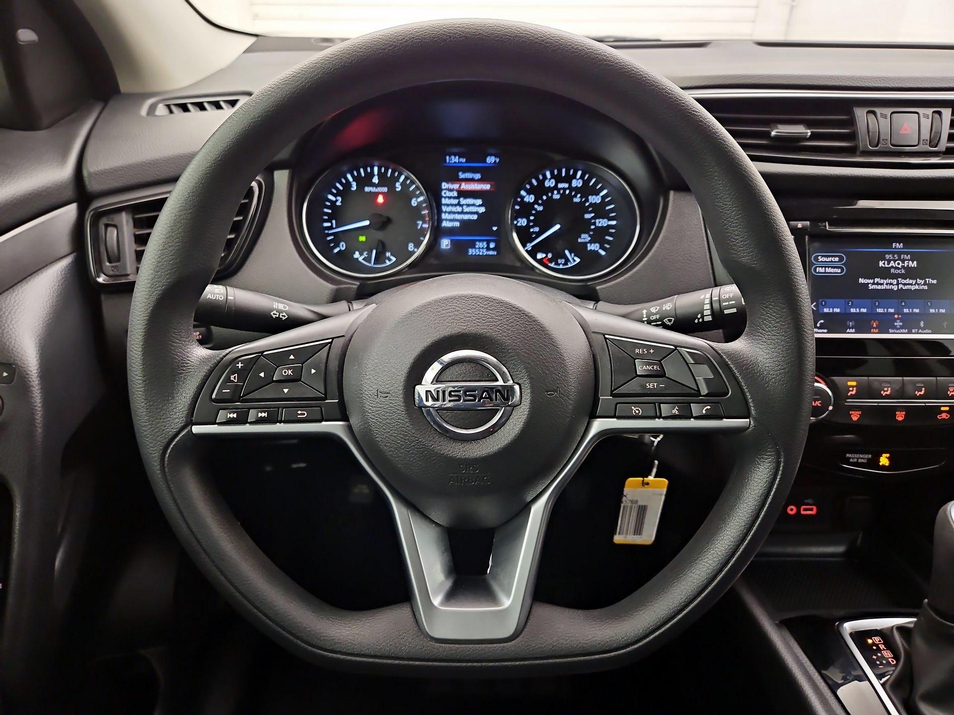 Thumbnail: 2020 Nissan Rogue Sport - 10