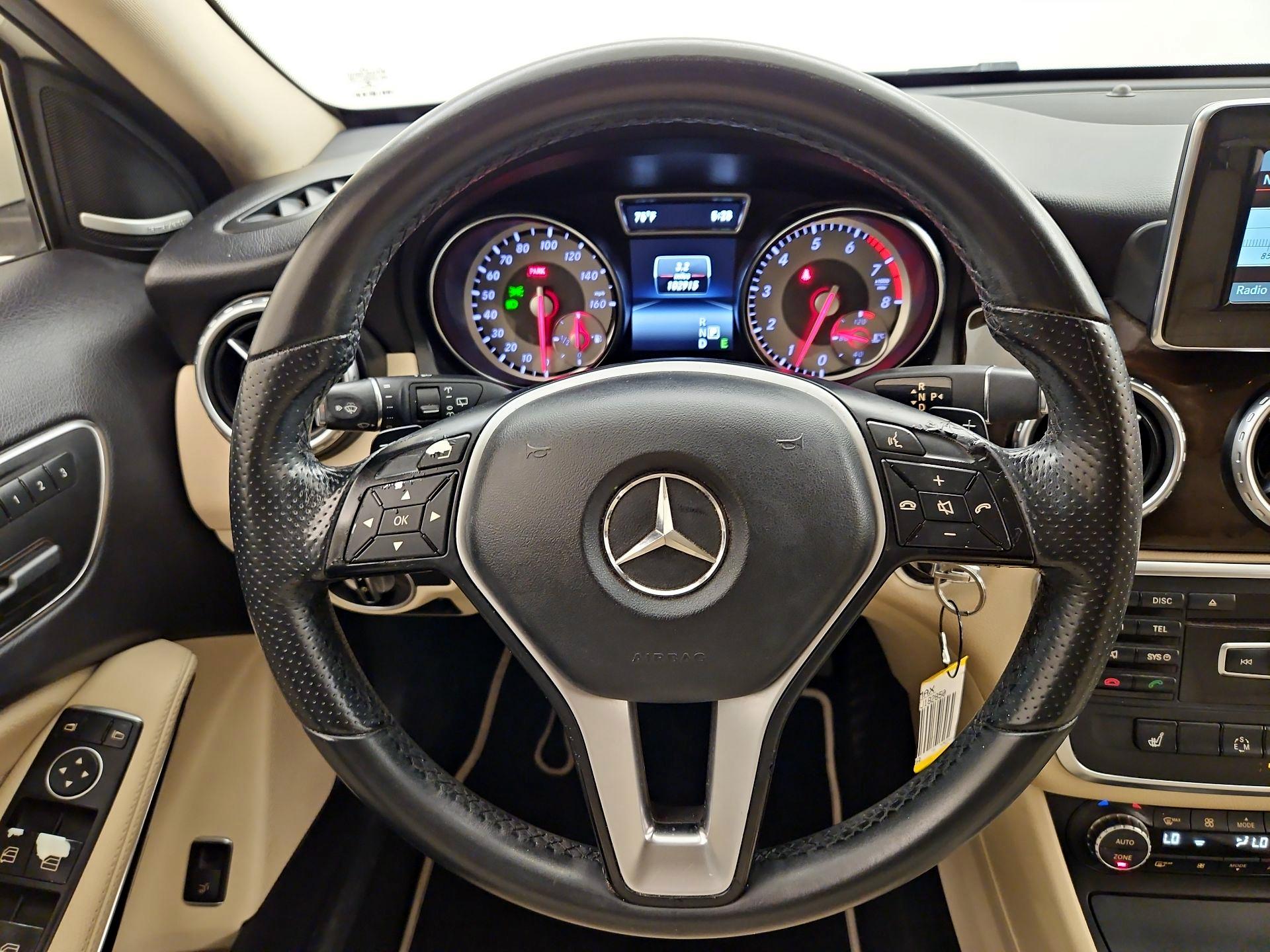 Thumbnail: 2015 Mercedes-Benz GLA - 10