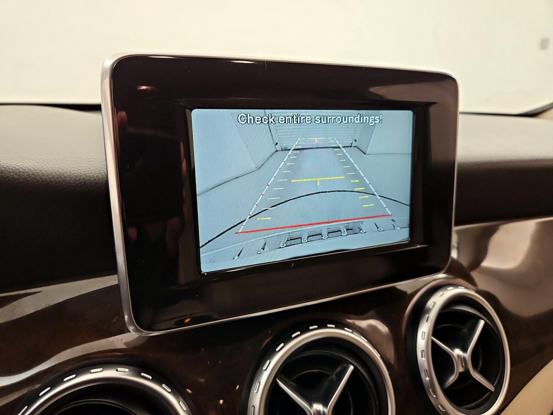 Thumbnail: 2015 Mercedes-Benz GLA - 14