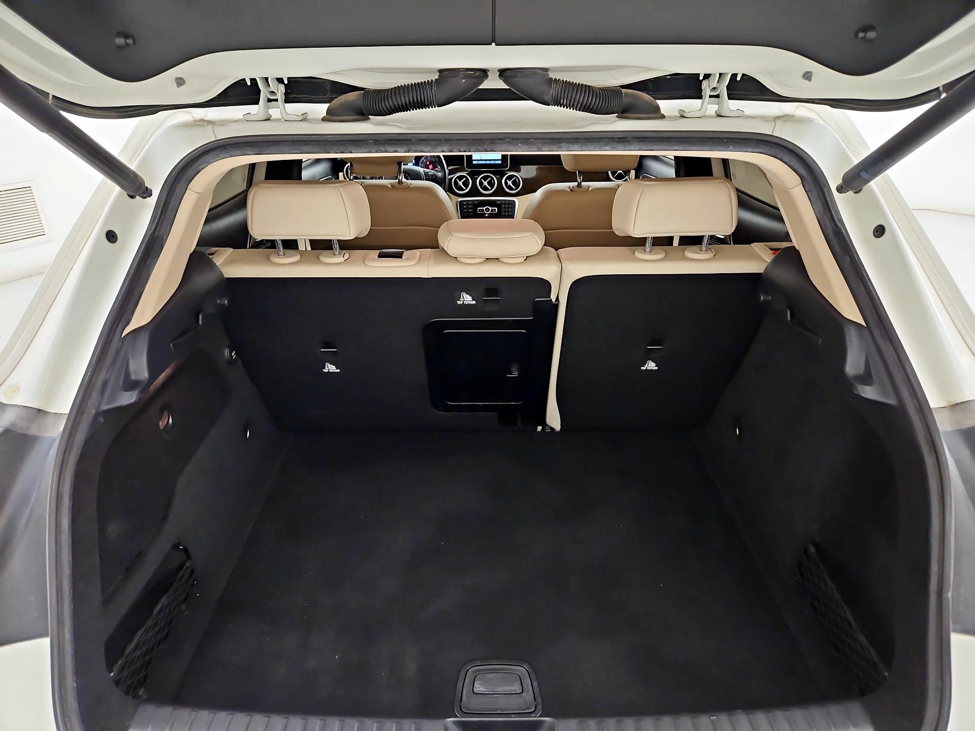 Thumbnail: 2015 Mercedes-Benz GLA - 20