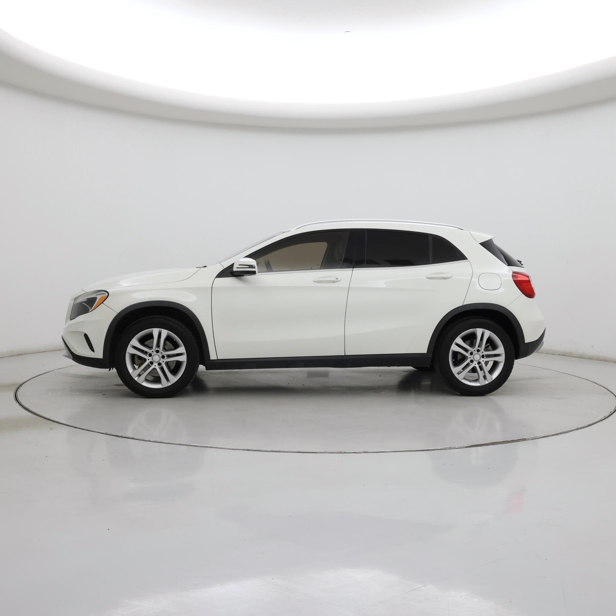 Thumbnail: 2015 Mercedes-Benz GLA - 3