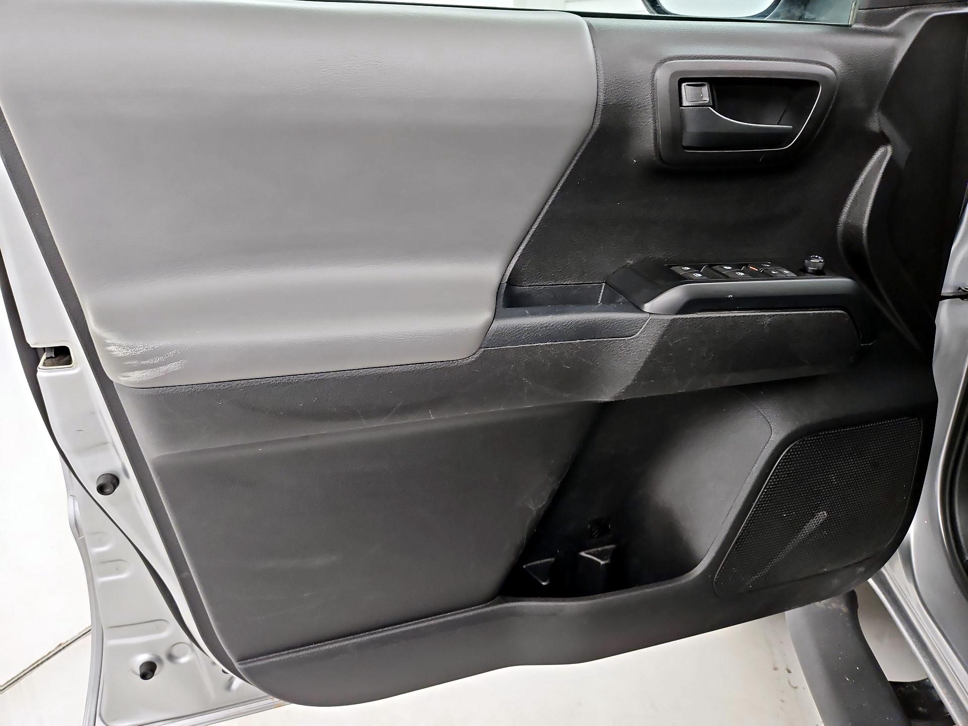 Thumbnail: 2021 Toyota Tacoma - 12