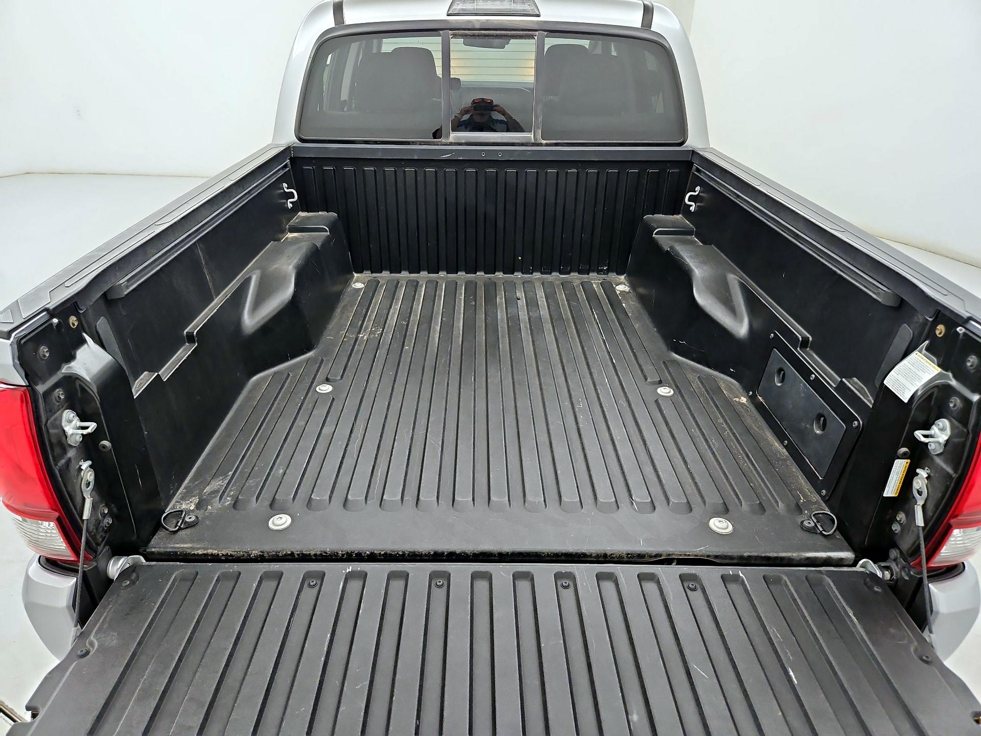 Thumbnail: 2021 Toyota Tacoma - 20
