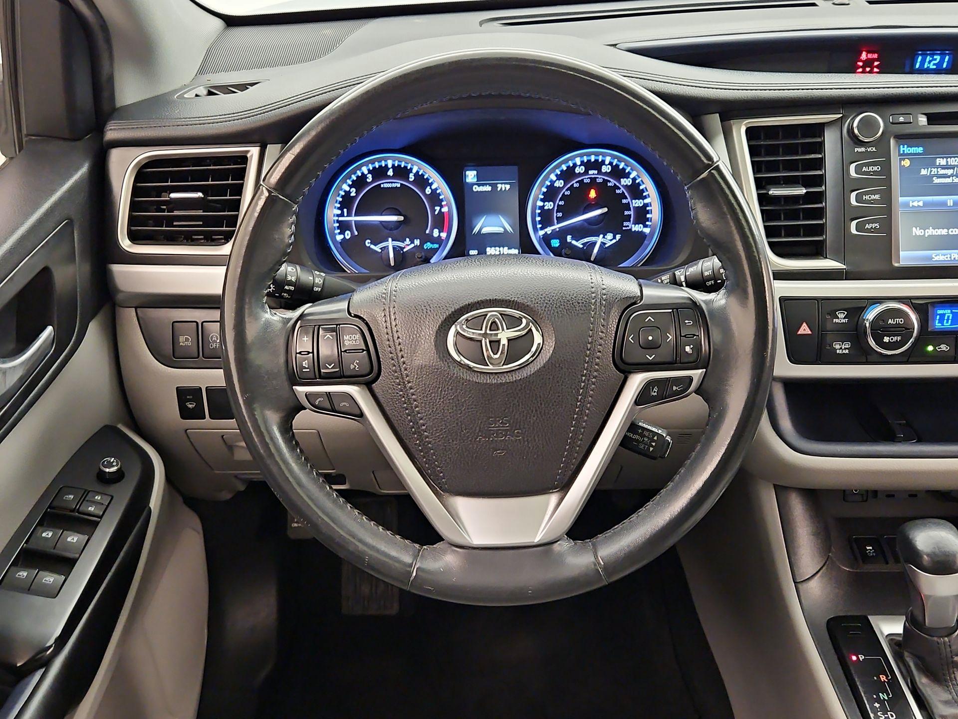 Thumbnail: 2019 Toyota Highlander - 10