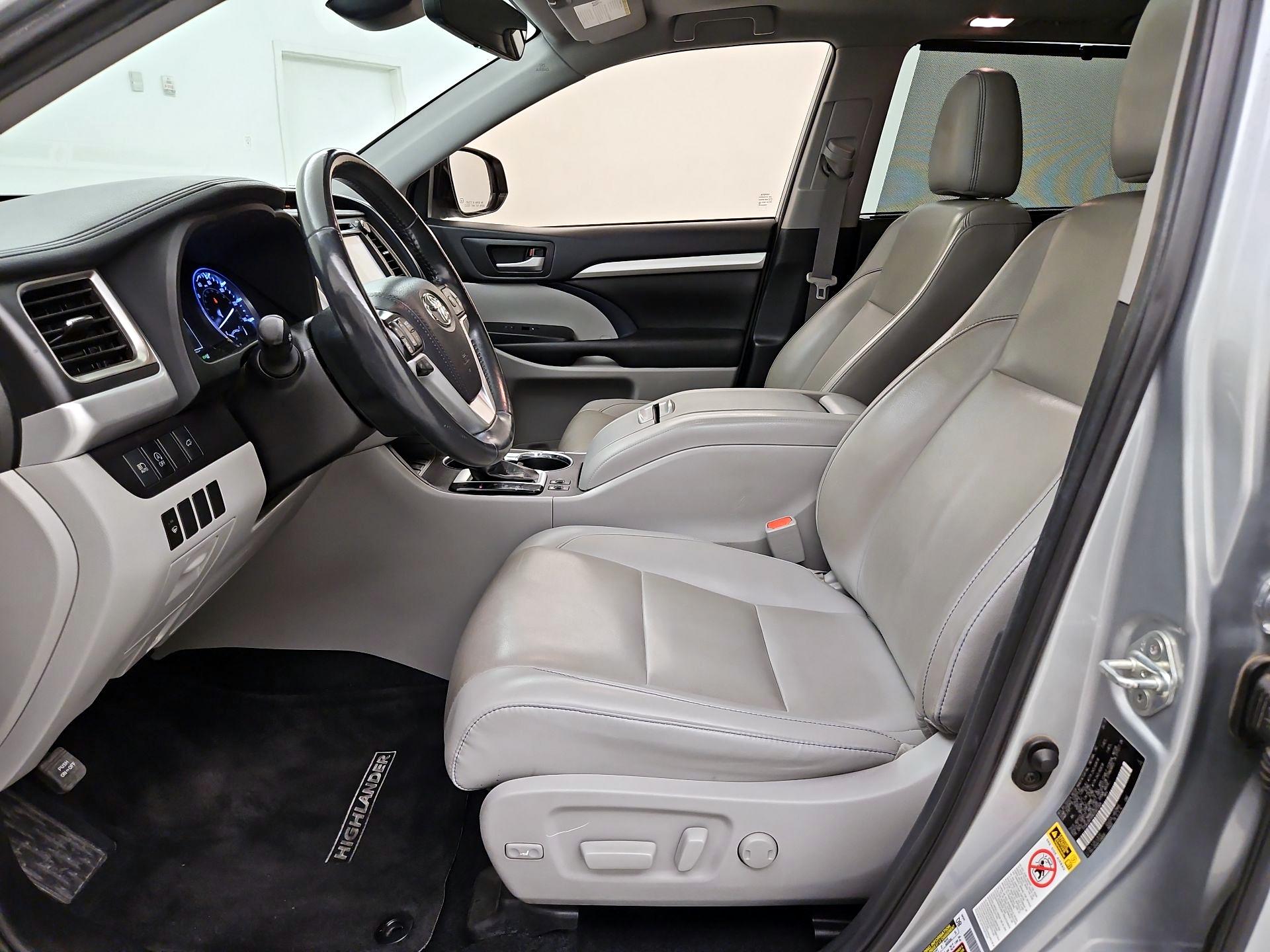 Thumbnail: 2019 Toyota Highlander - 11