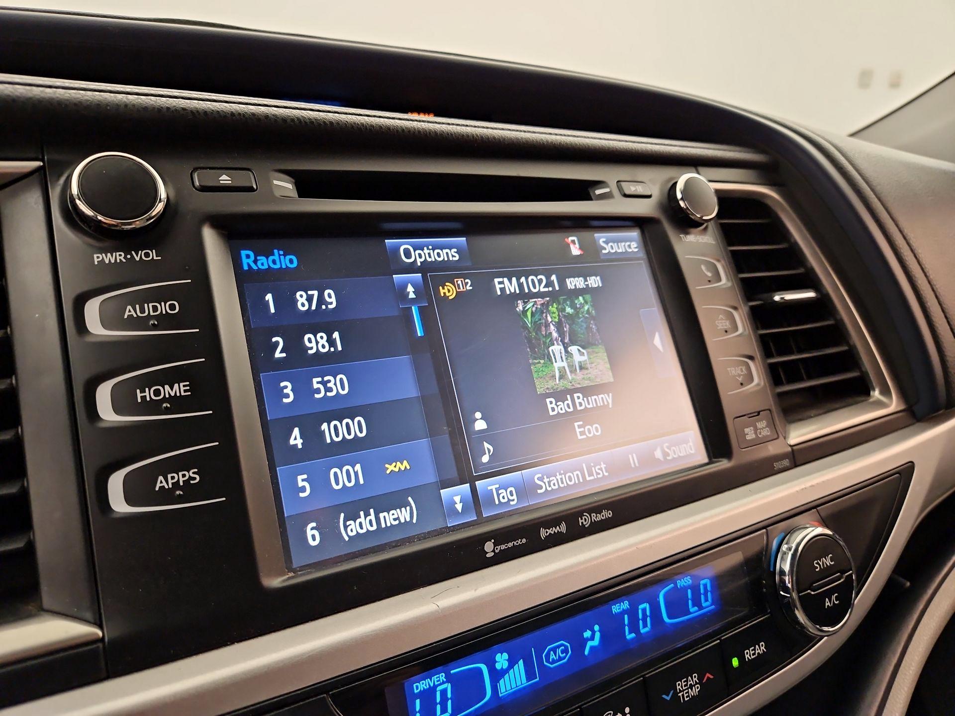 Thumbnail: 2019 Toyota Highlander - 16