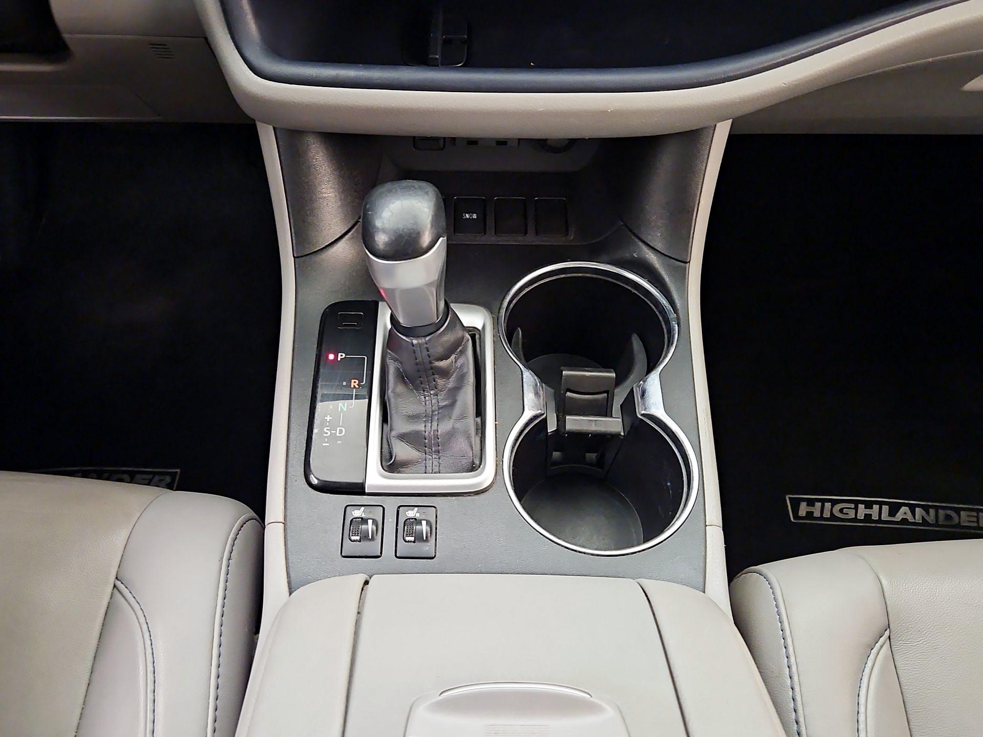 Thumbnail: 2019 Toyota Highlander - 18