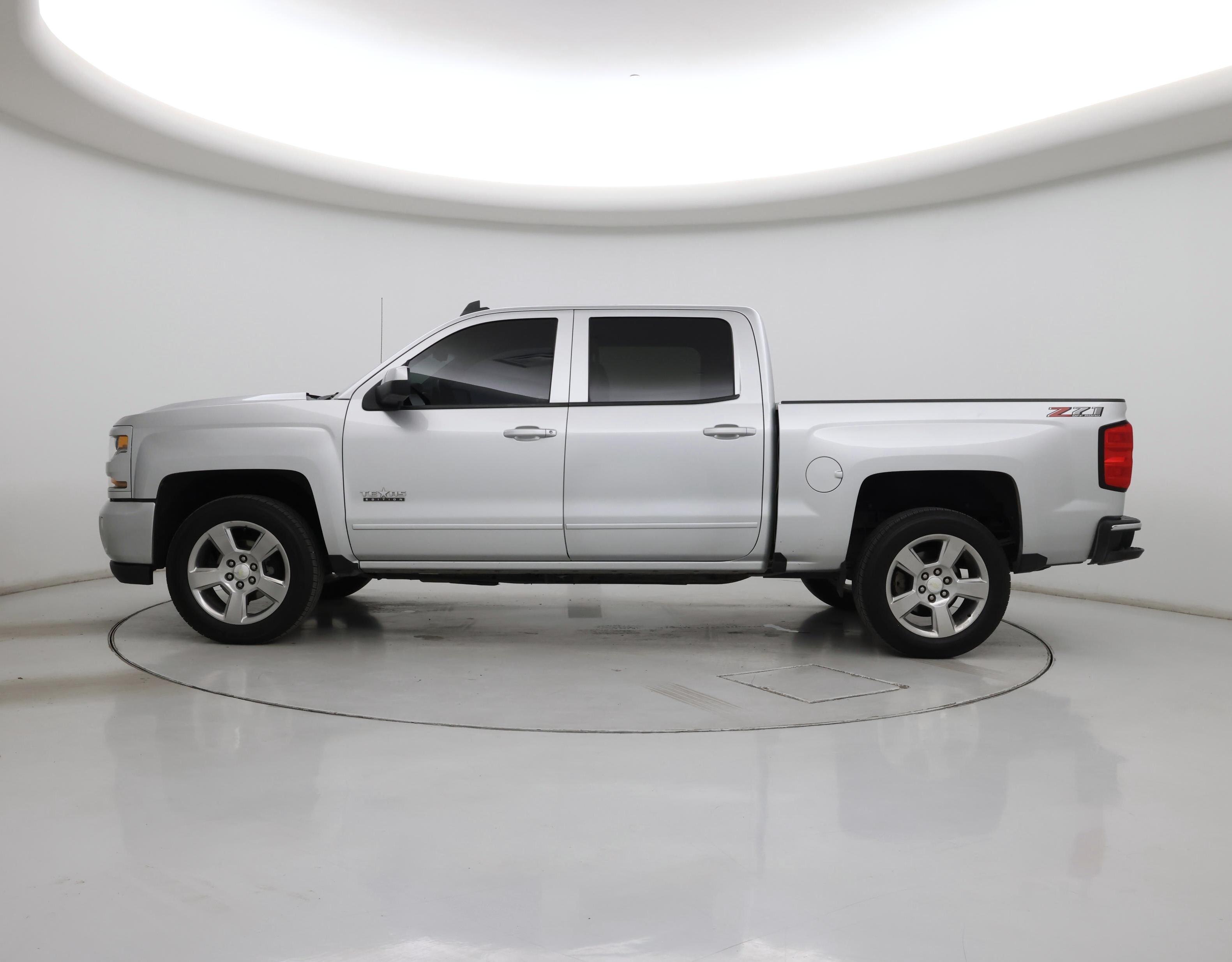 Thumbnail: 2018 Chevrolet Silverado 1500 - 3