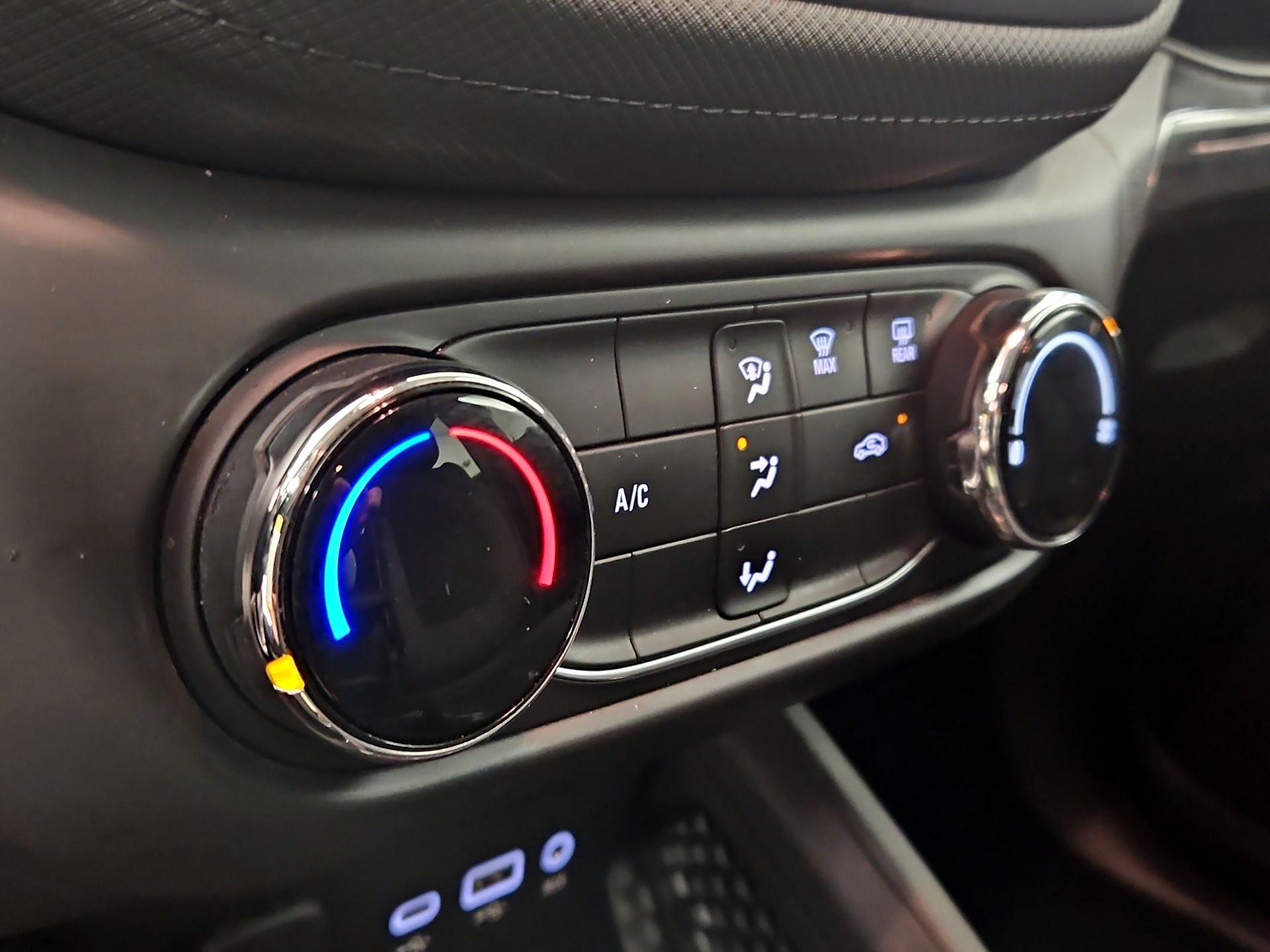 Thumbnail: 2021 Chevrolet TrailBlazer - 16