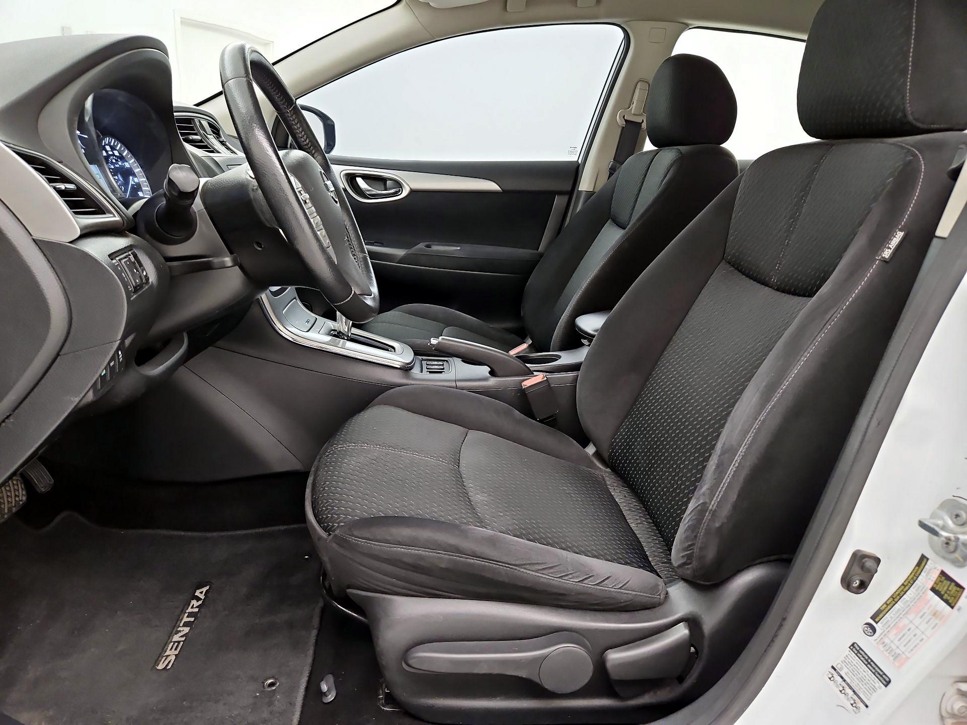 Thumbnail: 2015 Nissan Sentra - 11