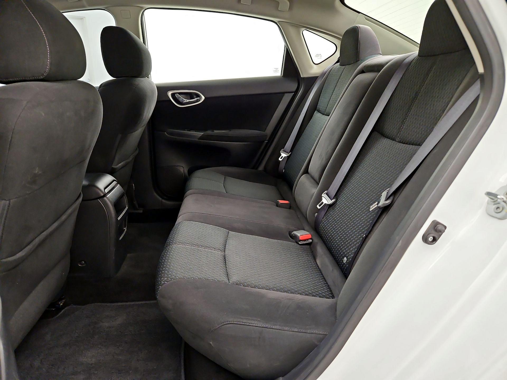 Thumbnail: 2015 Nissan Sentra - 19