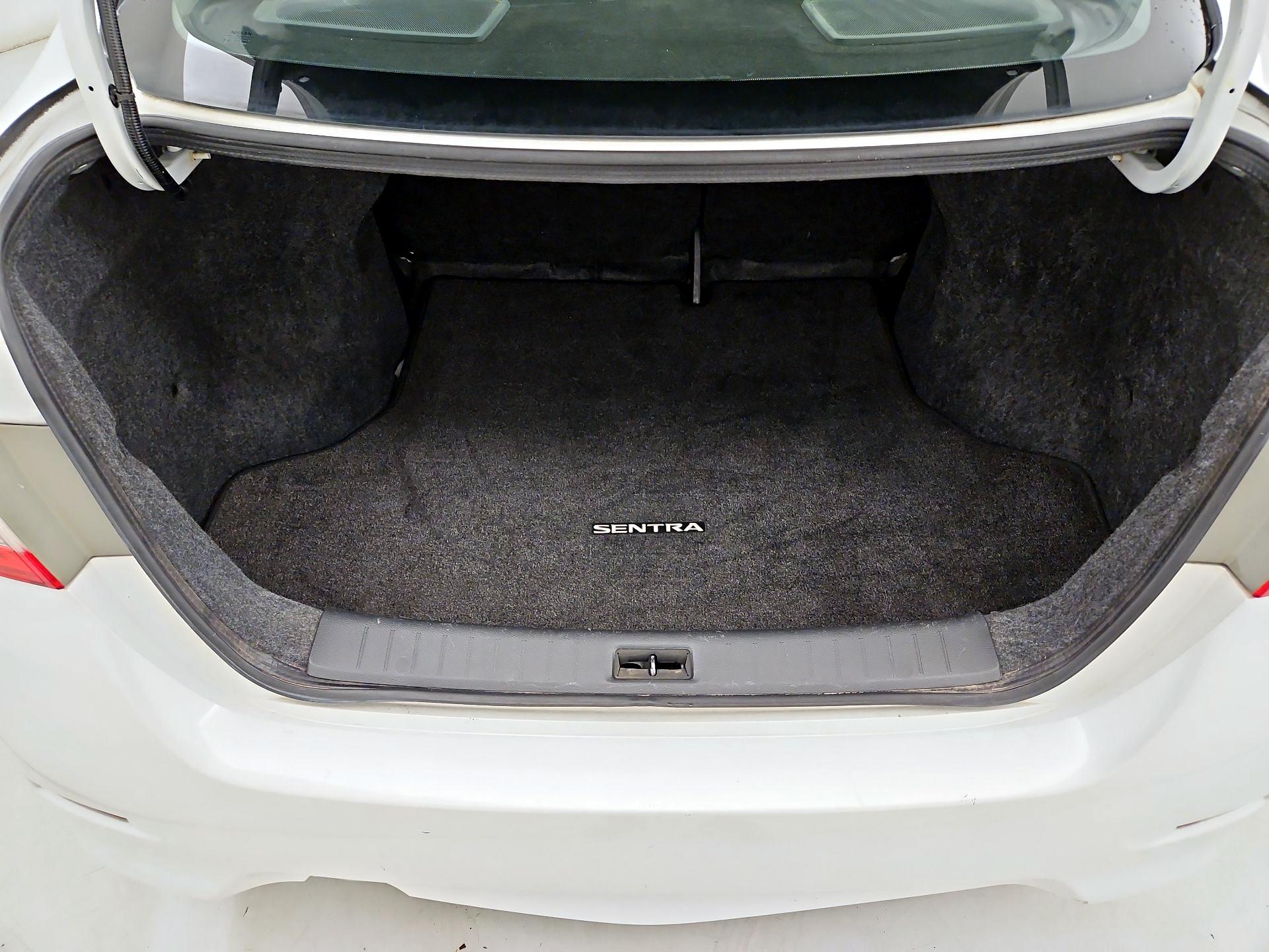 Thumbnail: 2015 Nissan Sentra - 20