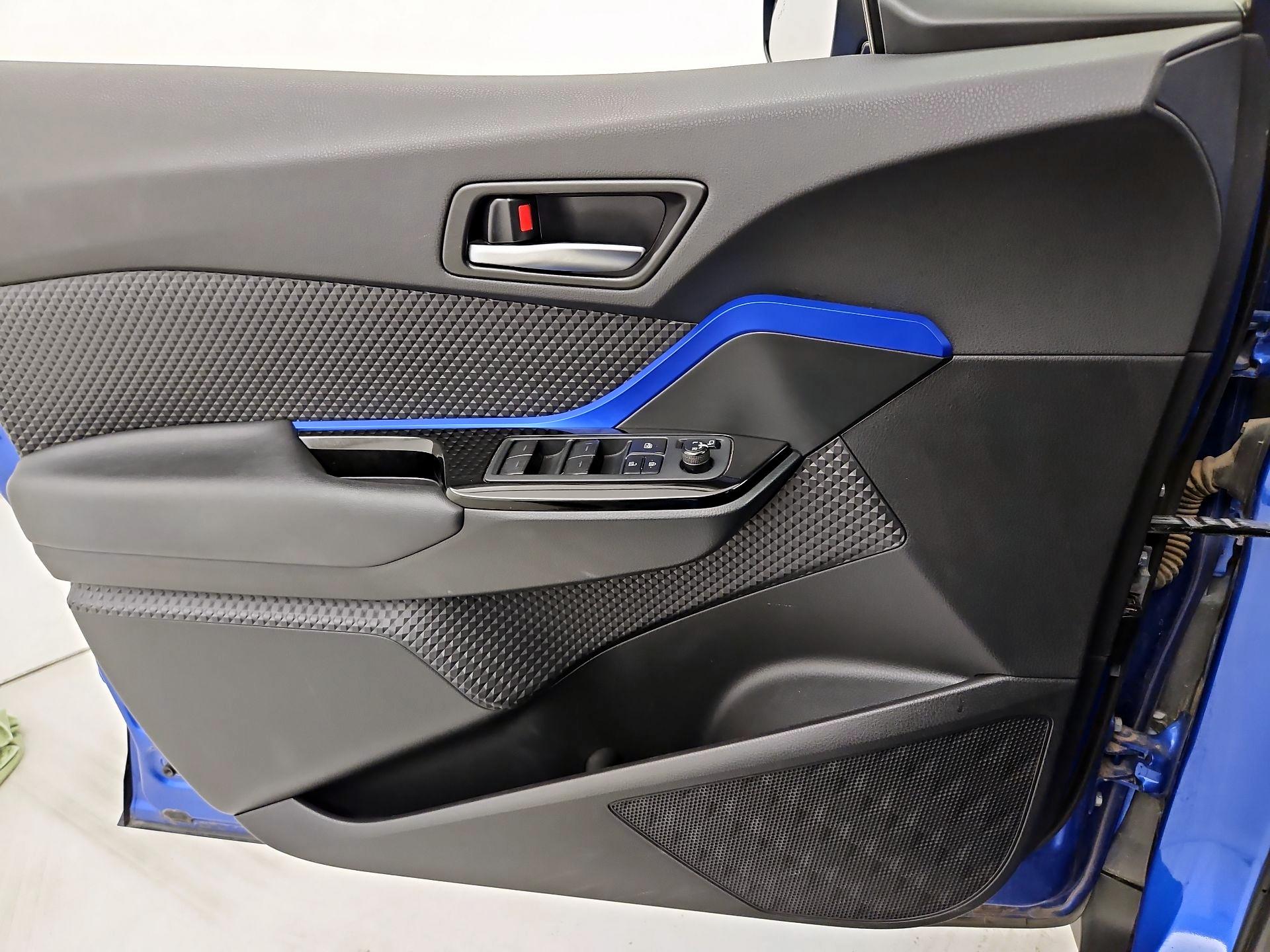 Thumbnail: 2021 Toyota C-HR - 12