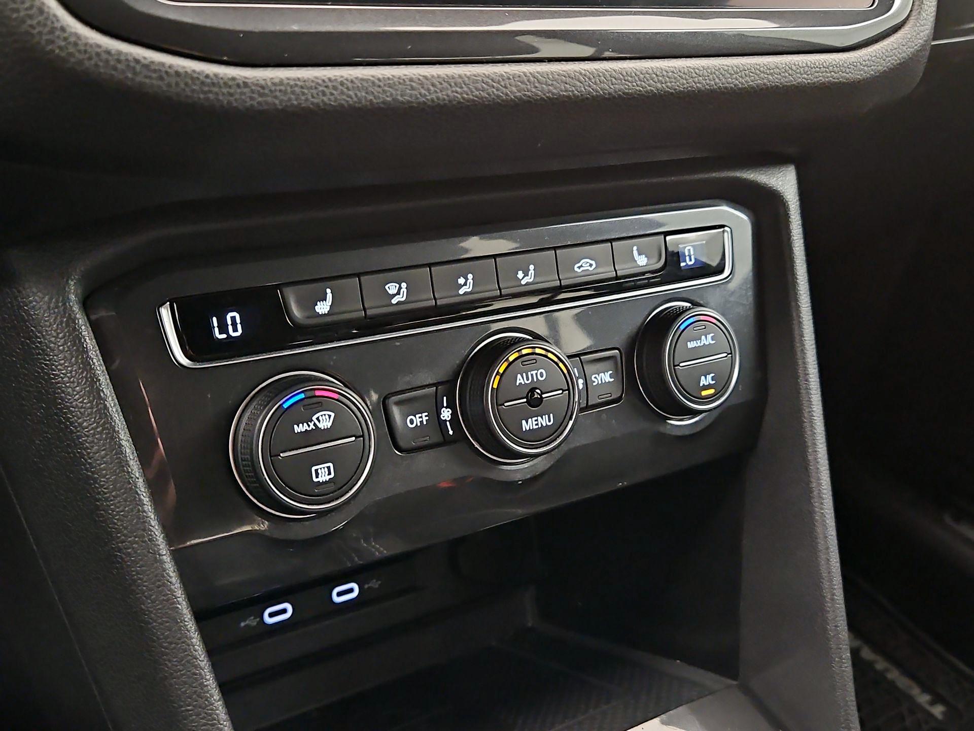 Thumbnail: 2021 Volkswagen Tiguan - 16