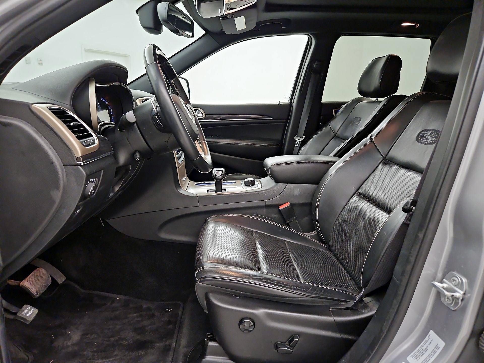 Thumbnail: 2015 Jeep Grand Cherokee - 11