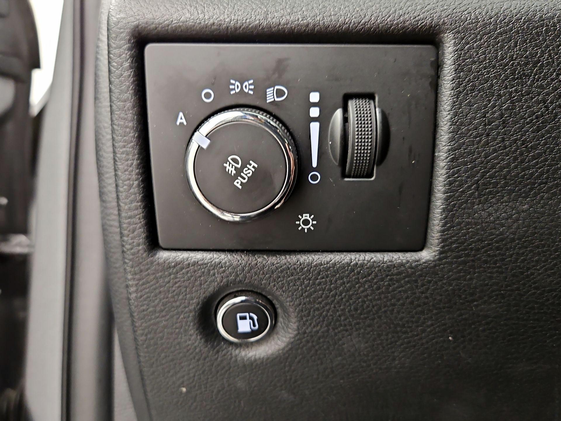 Thumbnail: 2015 Jeep Grand Cherokee - 13