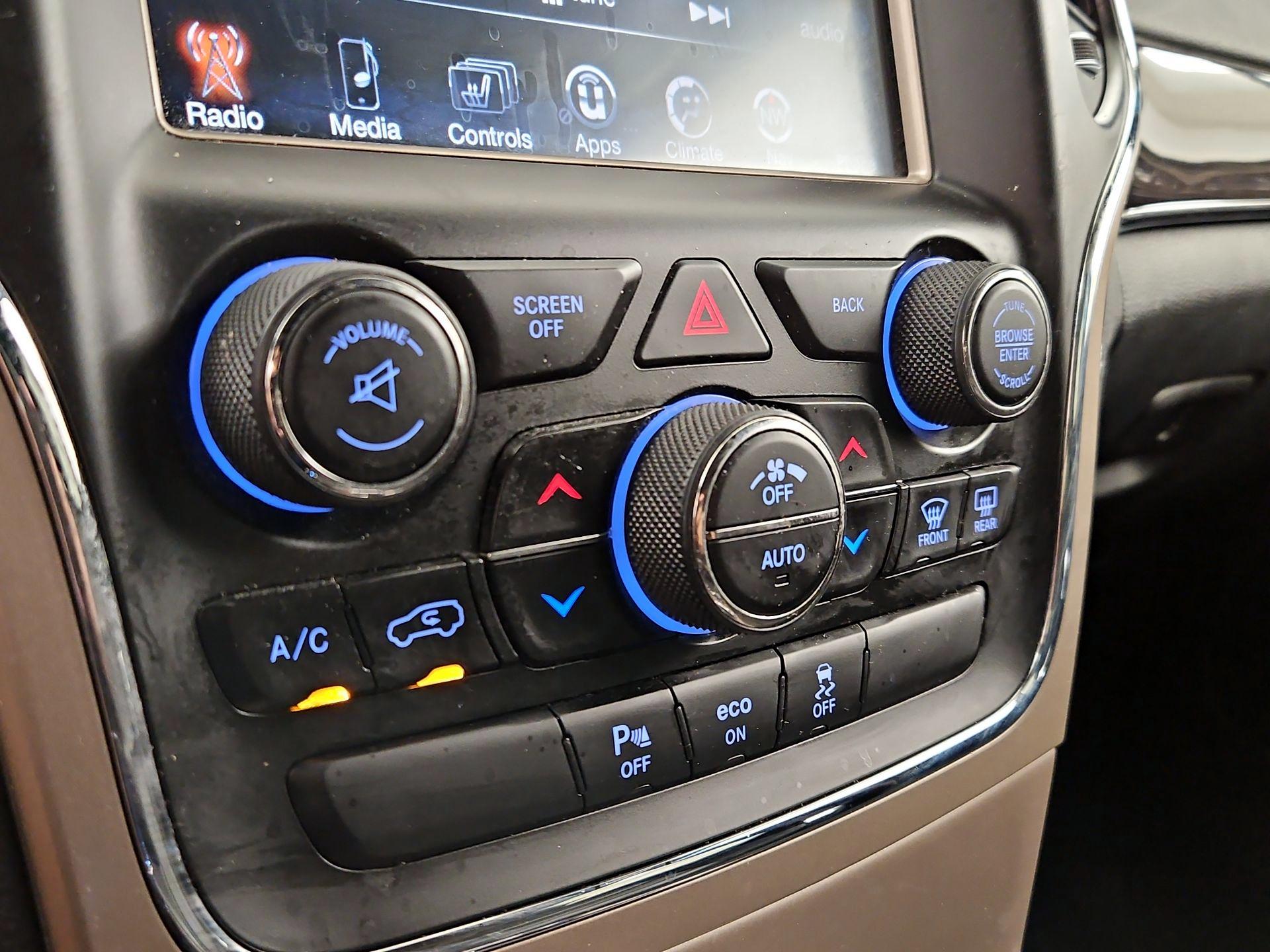 Thumbnail: 2015 Jeep Grand Cherokee - 17