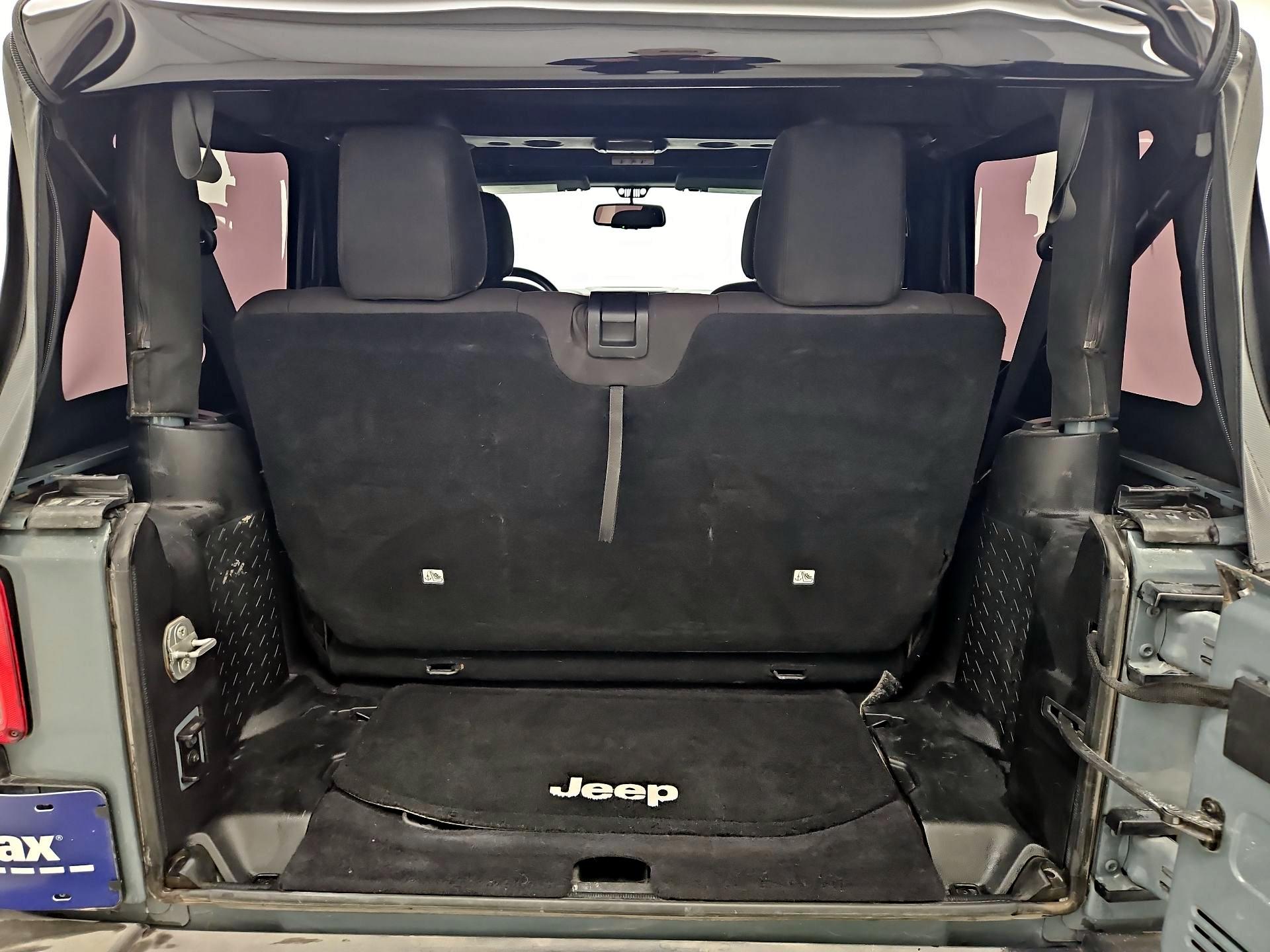 Thumbnail: 2014 Jeep Wrangler - 17