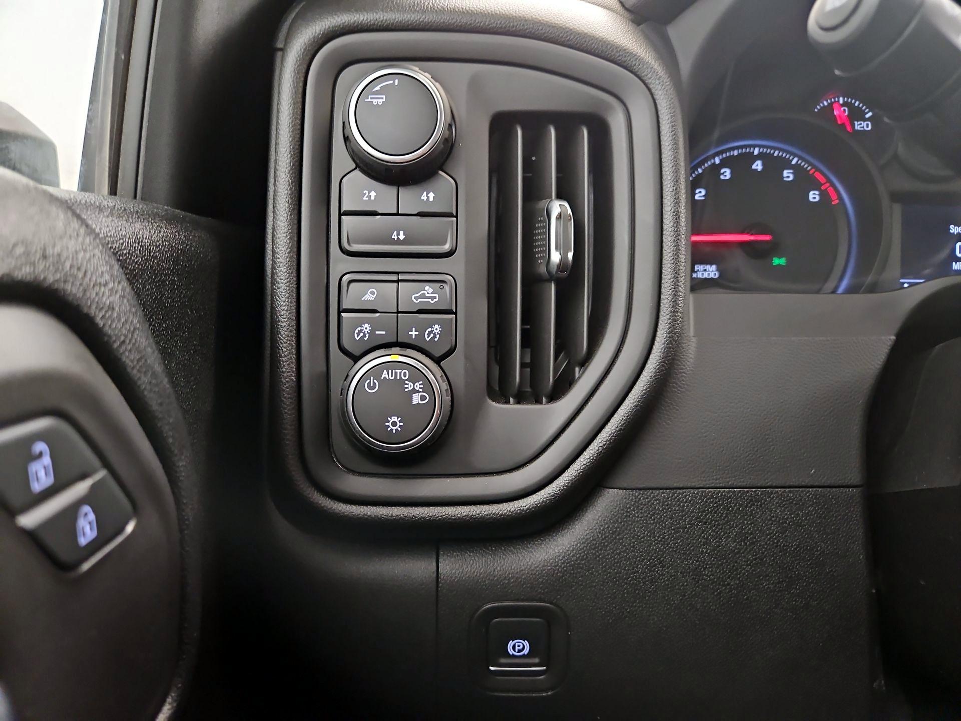 Thumbnail: 2025 Chevrolet Silverado 2500 - 13