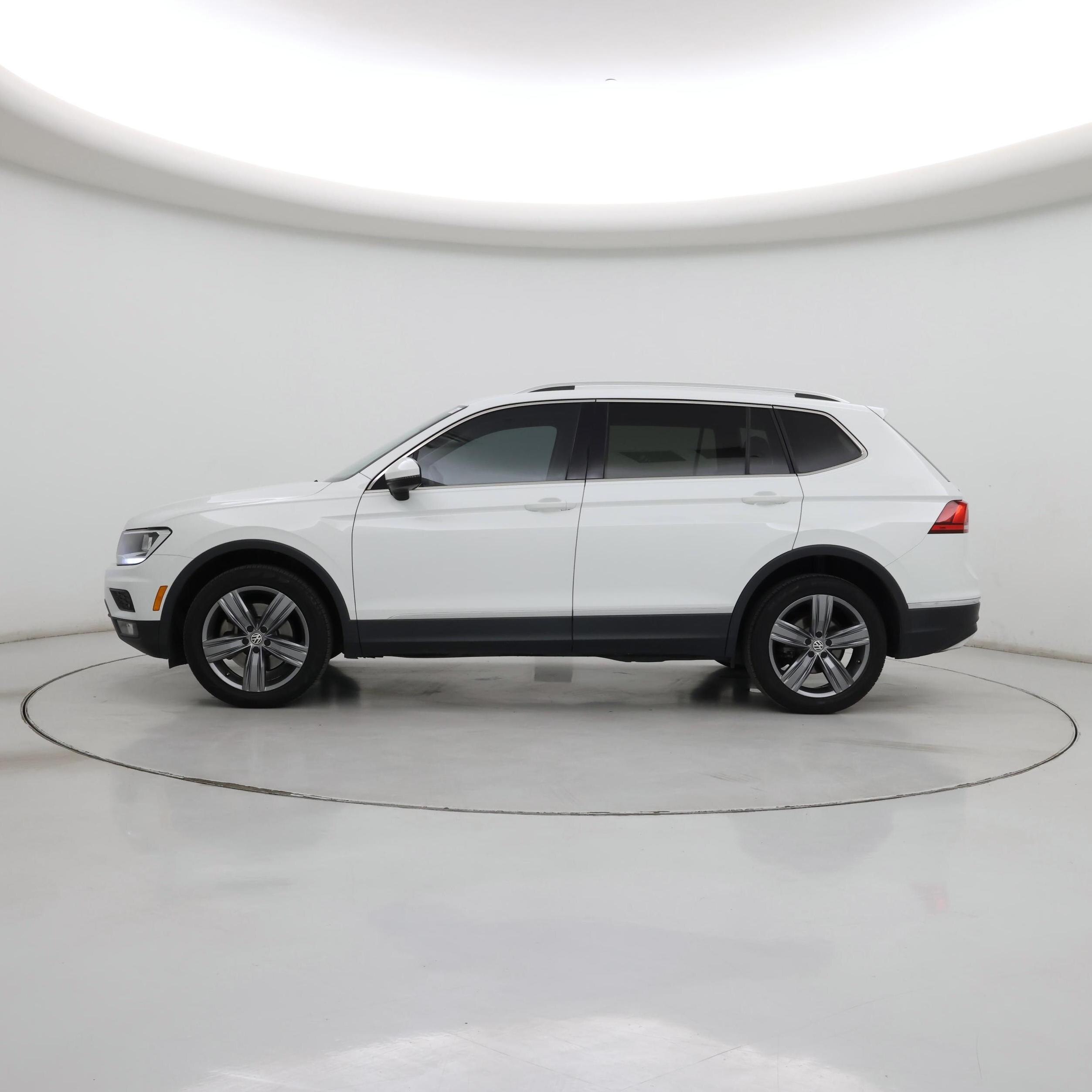 Thumbnail: 2020 Volkswagen Tiguan - 3