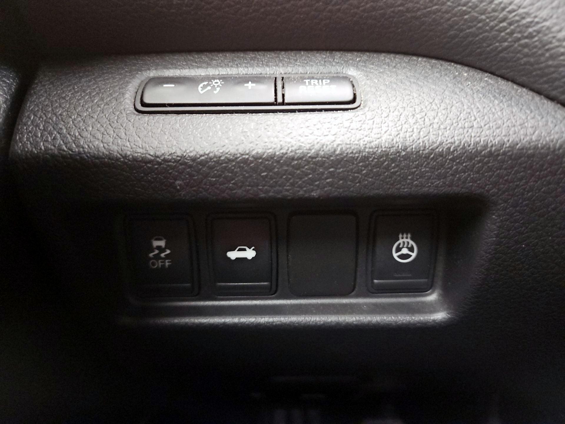 Thumbnail: 2013 Nissan Altima - 13