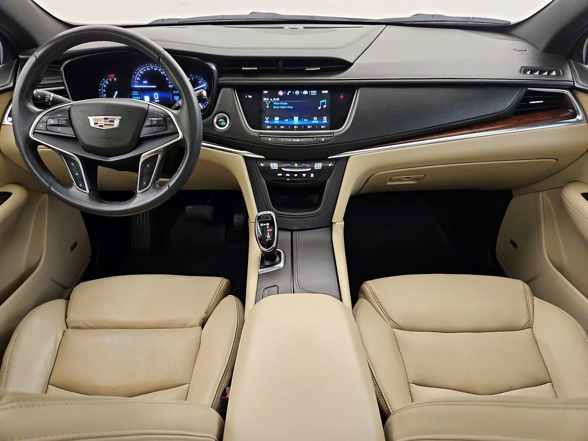 Thumbnail: 2017 Cadillac XT5 - 9