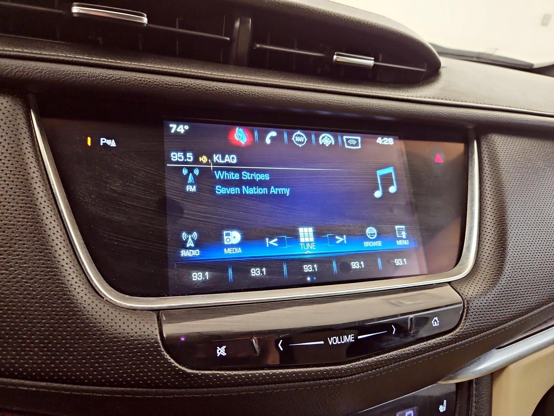 Thumbnail: 2017 Cadillac XT5 - 16