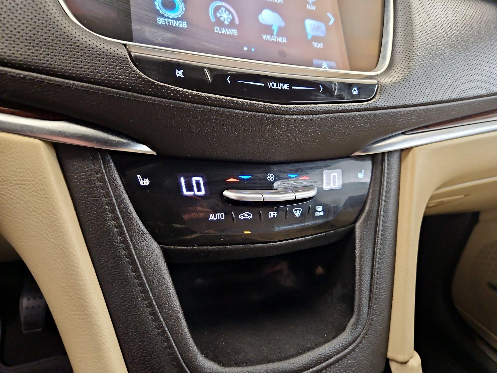 Thumbnail: 2017 Cadillac XT5 - 17