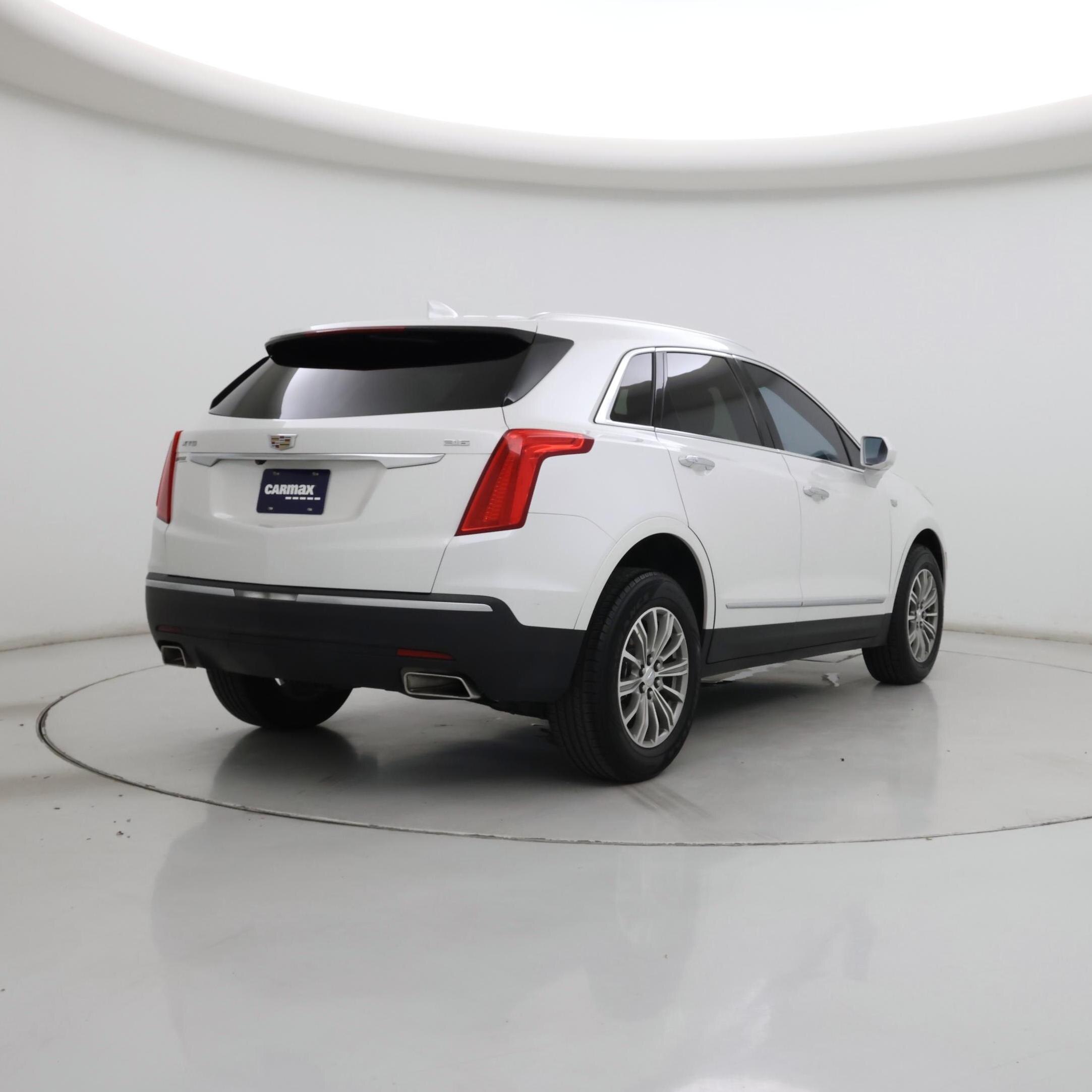 Thumbnail: 2017 Cadillac XT5 - 8