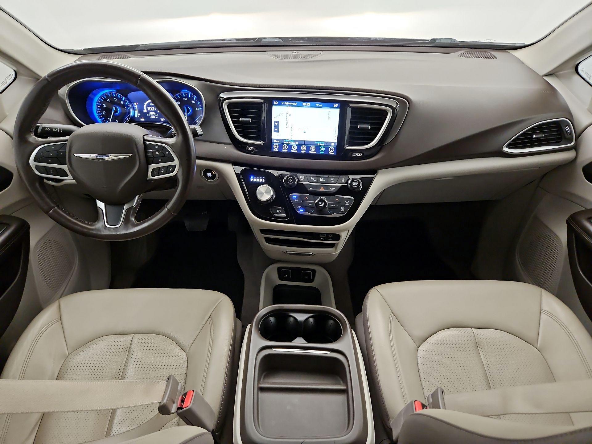 Thumbnail: 2019 Chrysler Pacifica - 9