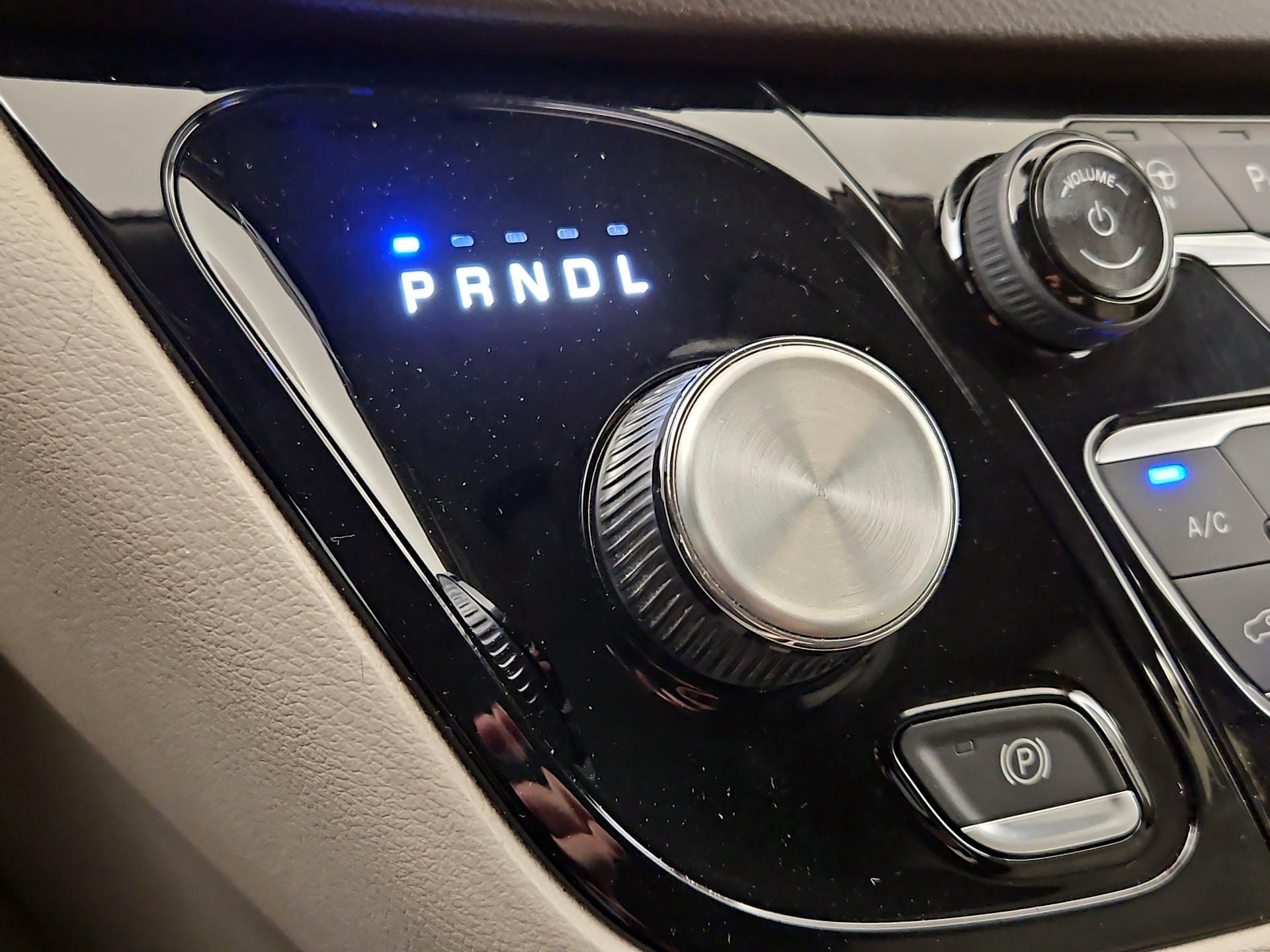 Thumbnail: 2019 Chrysler Pacifica - 18