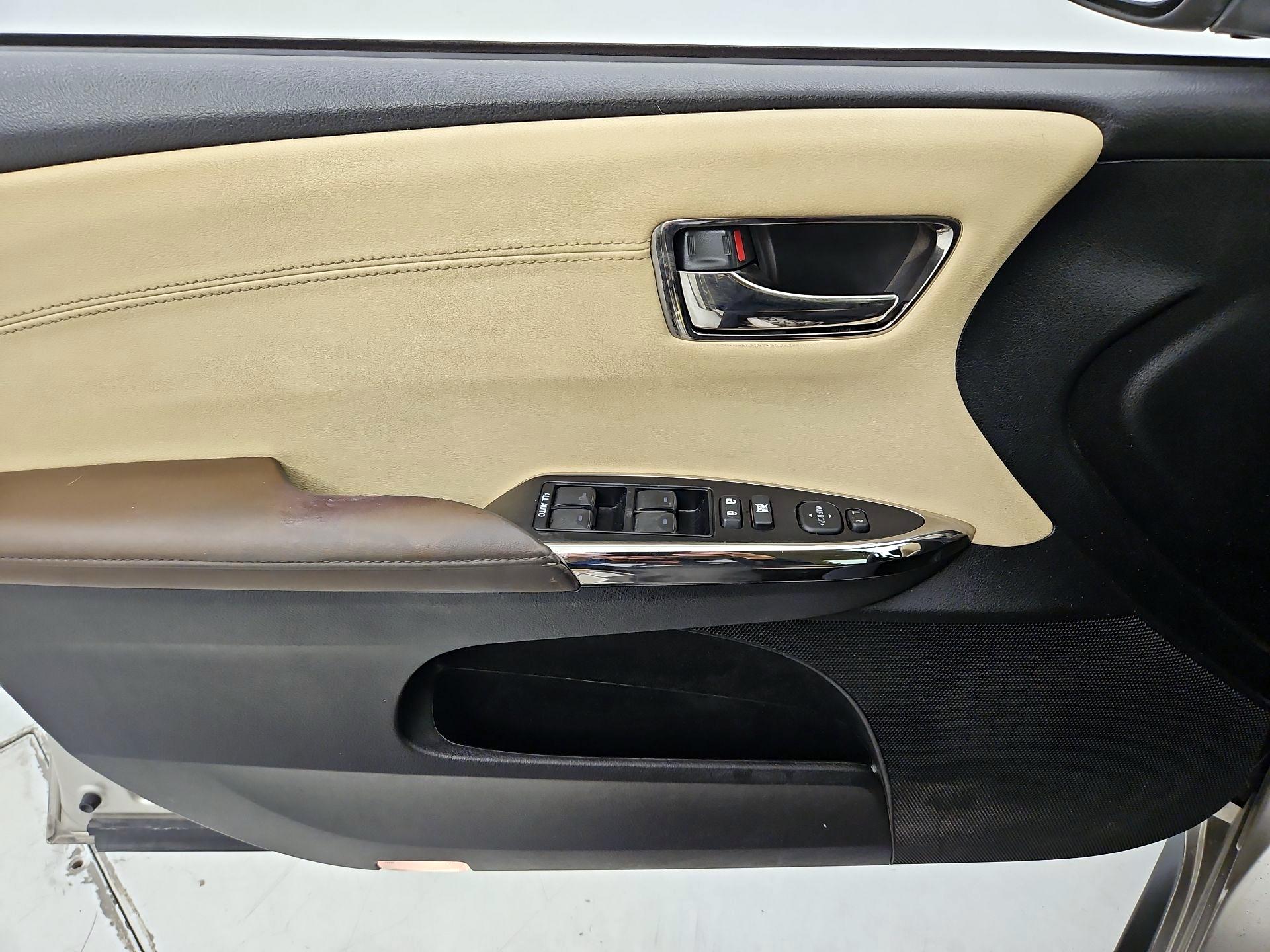 Thumbnail: 2015 Toyota Avalon - 12