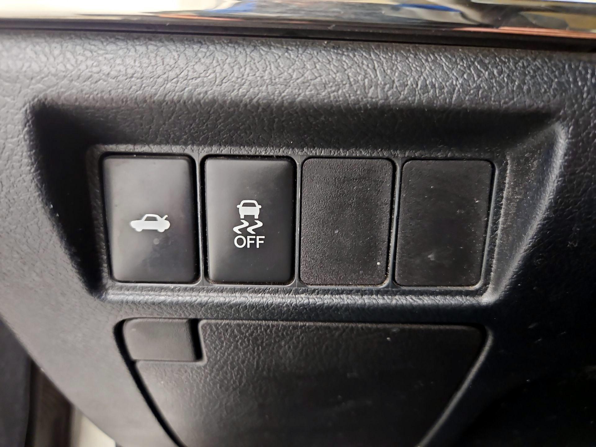 Thumbnail: 2015 Toyota Avalon - 13
