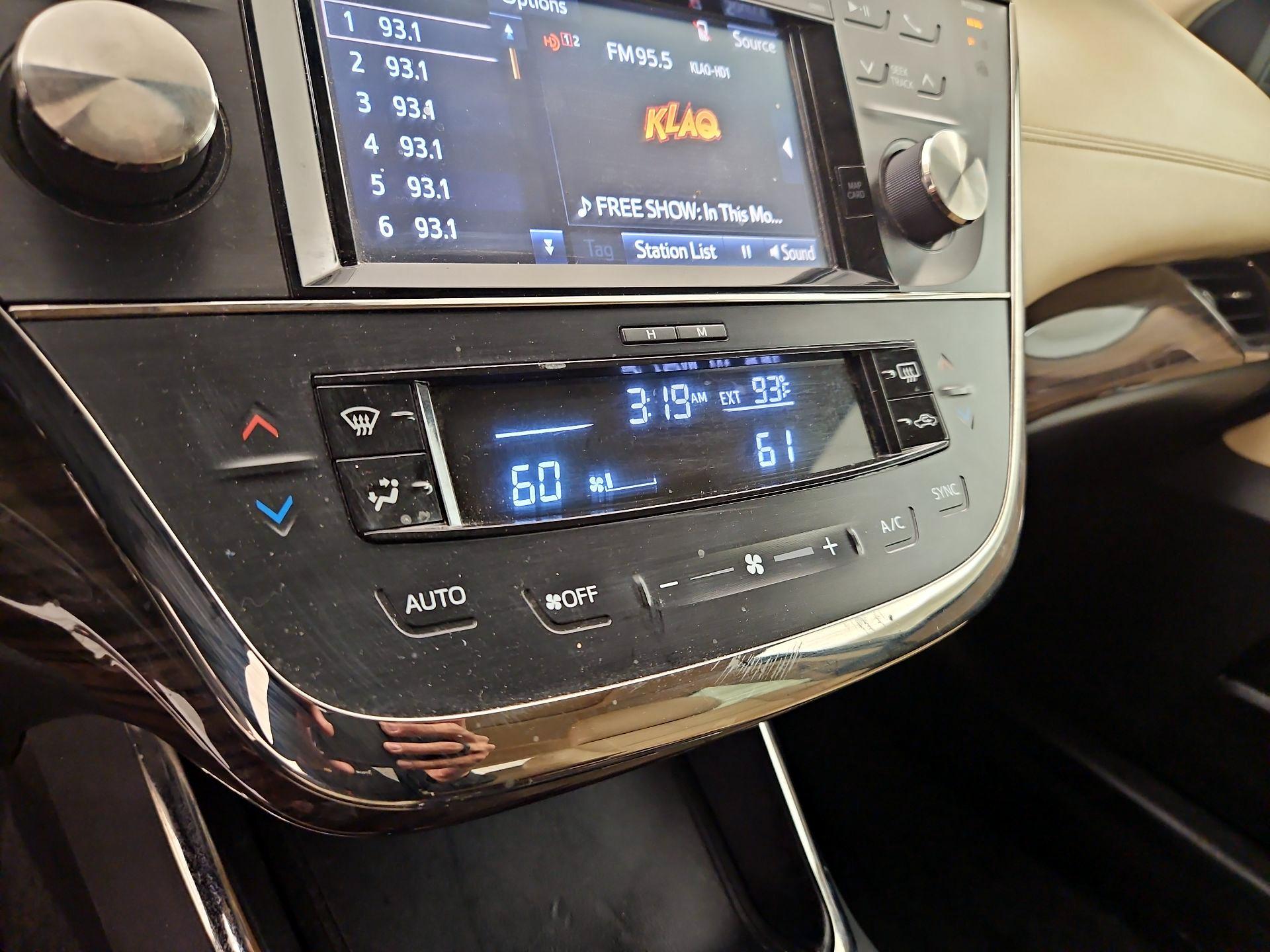 Thumbnail: 2015 Toyota Avalon - 17