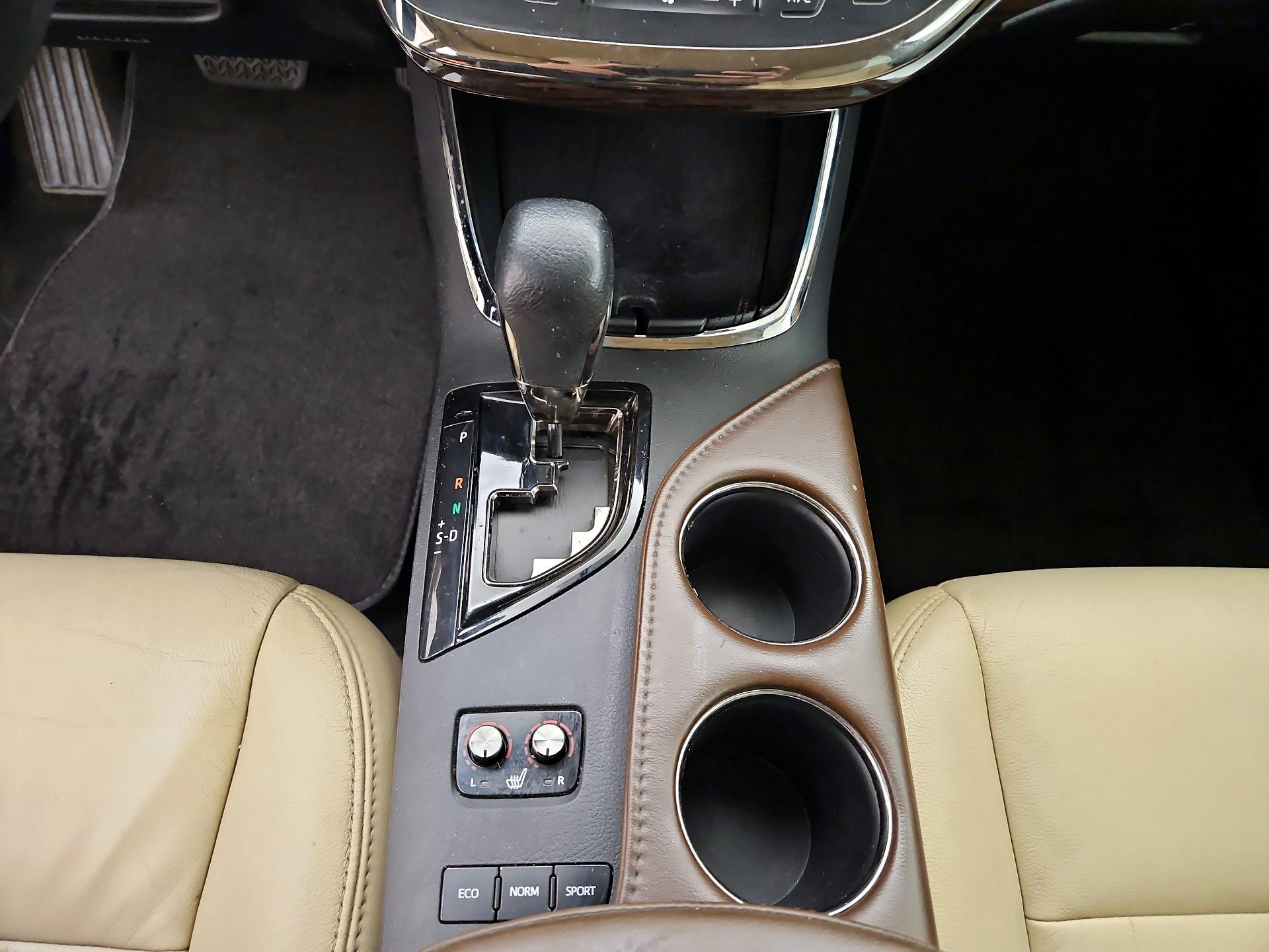 Thumbnail: 2015 Toyota Avalon - 18