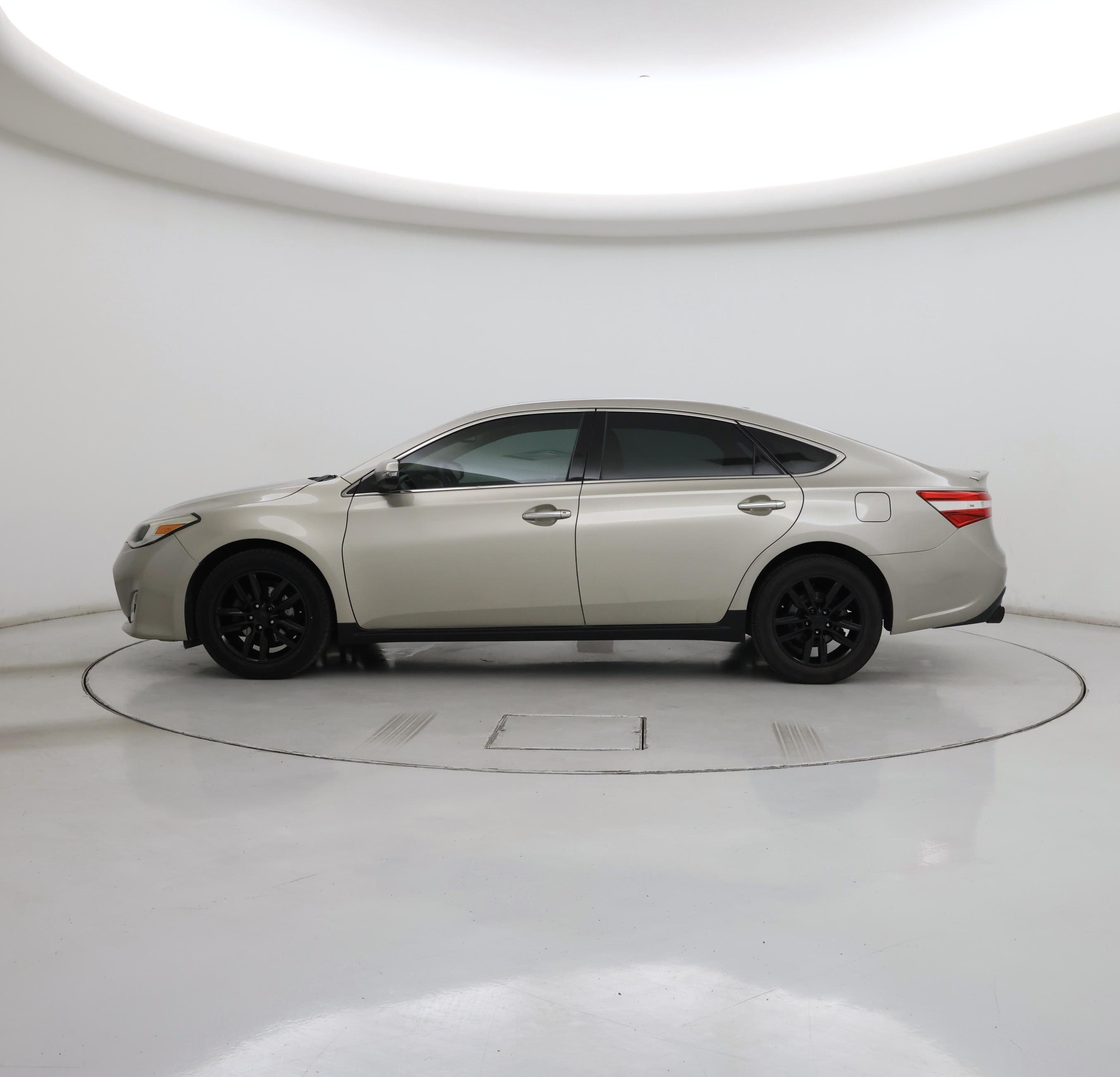 Thumbnail: 2015 Toyota Avalon - 3