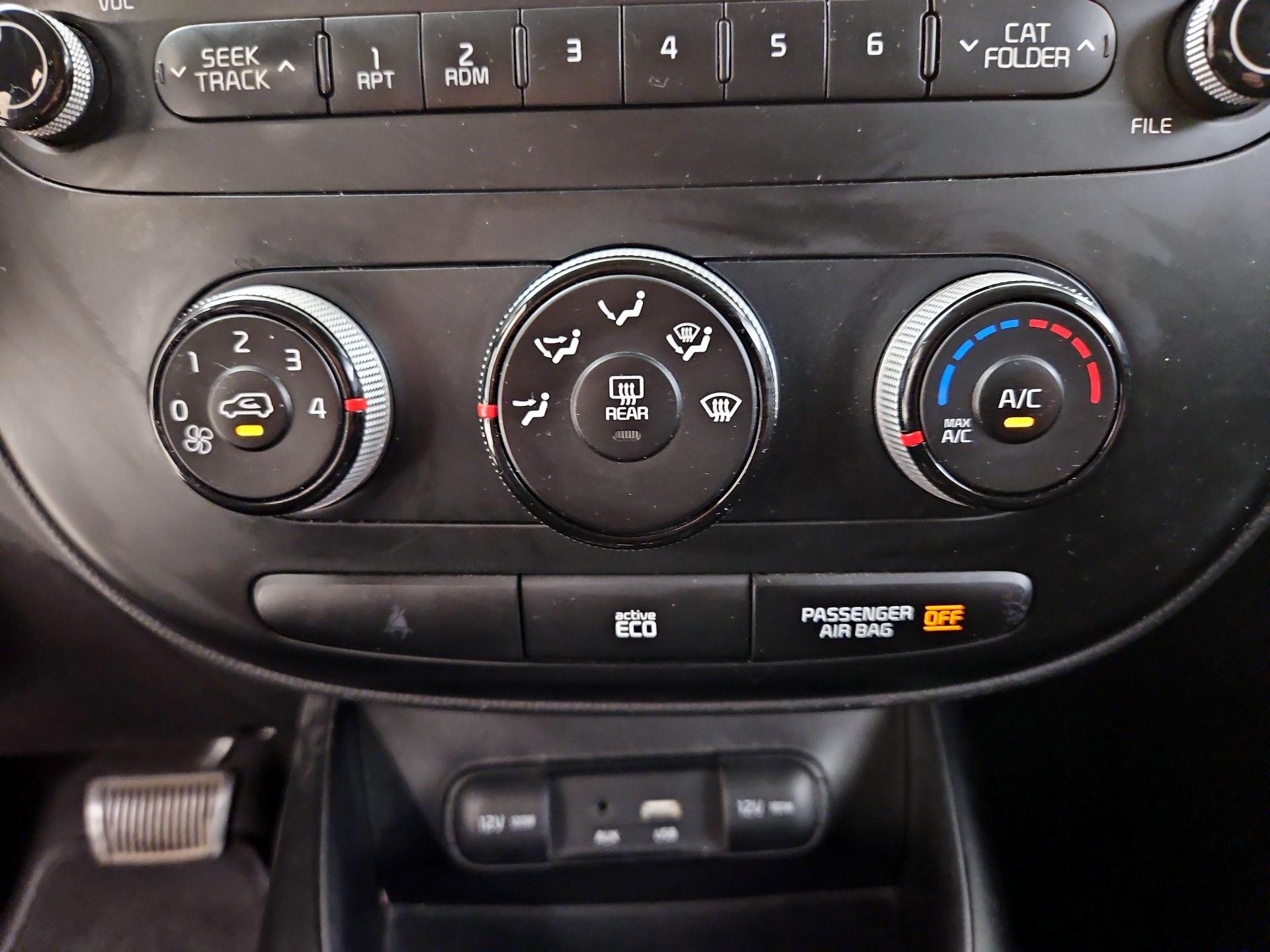 Thumbnail: 2015 Kia Soul - 15