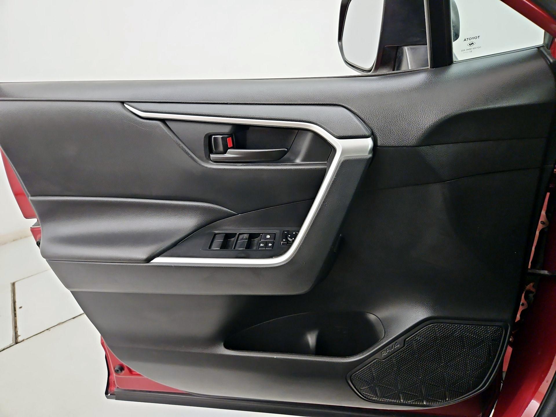 Thumbnail: 2024 Toyota RAV4 - 12