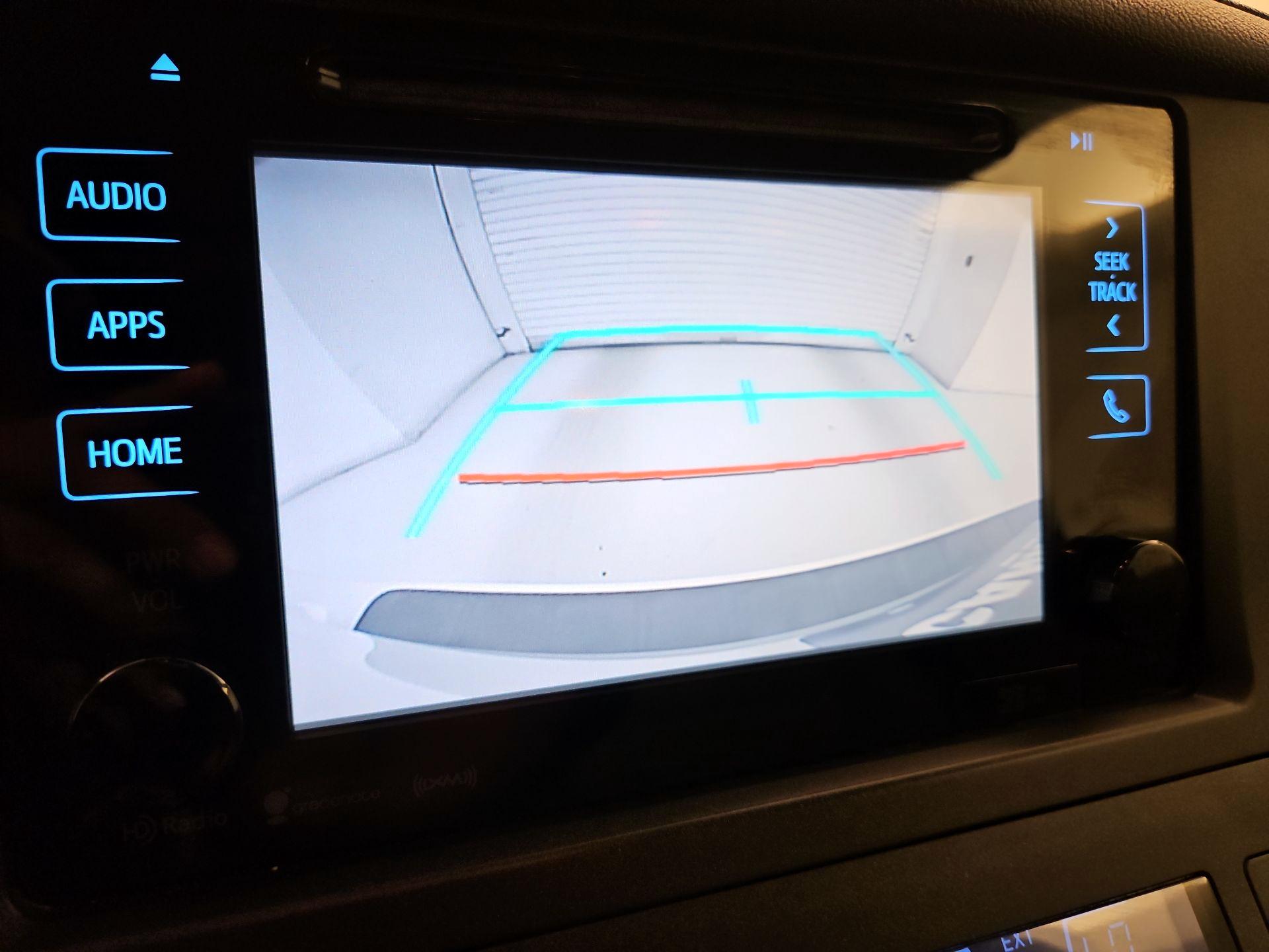 Thumbnail: 2017 Toyota Sienna - 15