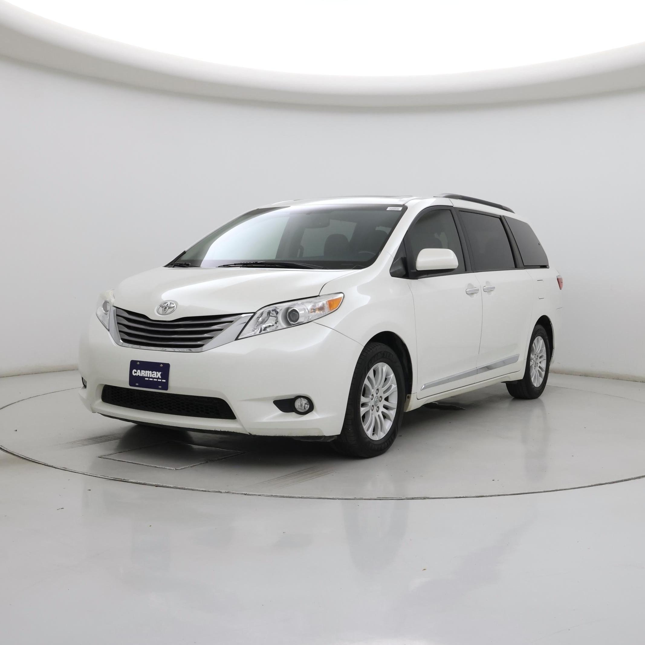 Thumbnail: 2017 Toyota Sienna - 4