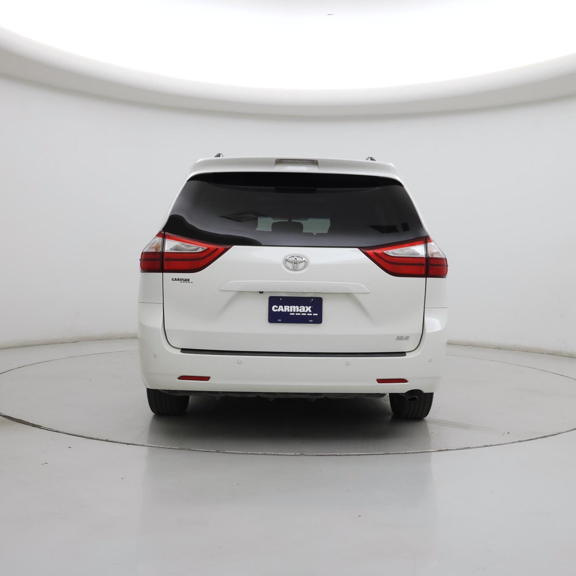 Thumbnail: 2017 Toyota Sienna - 6