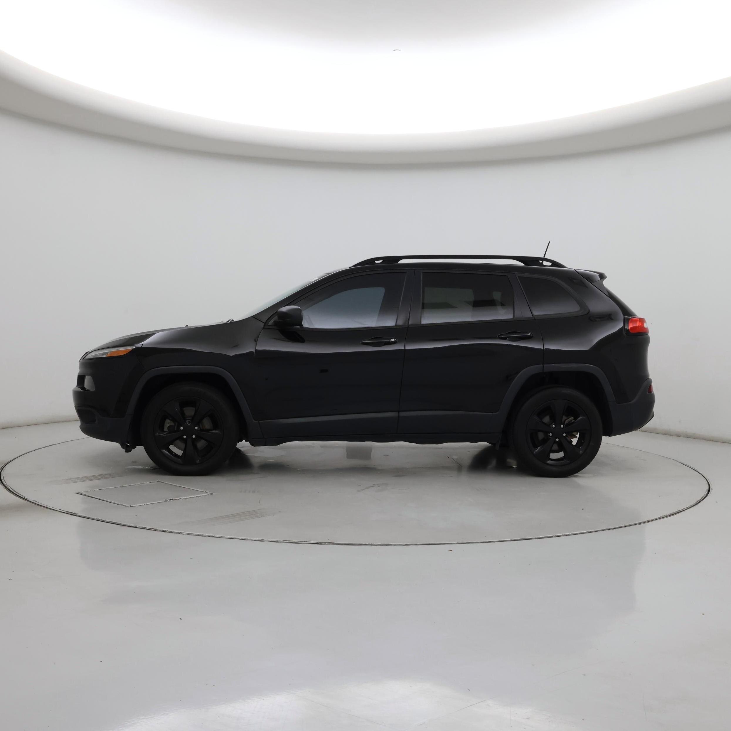 Thumbnail: 2018 Jeep Cherokee - 3